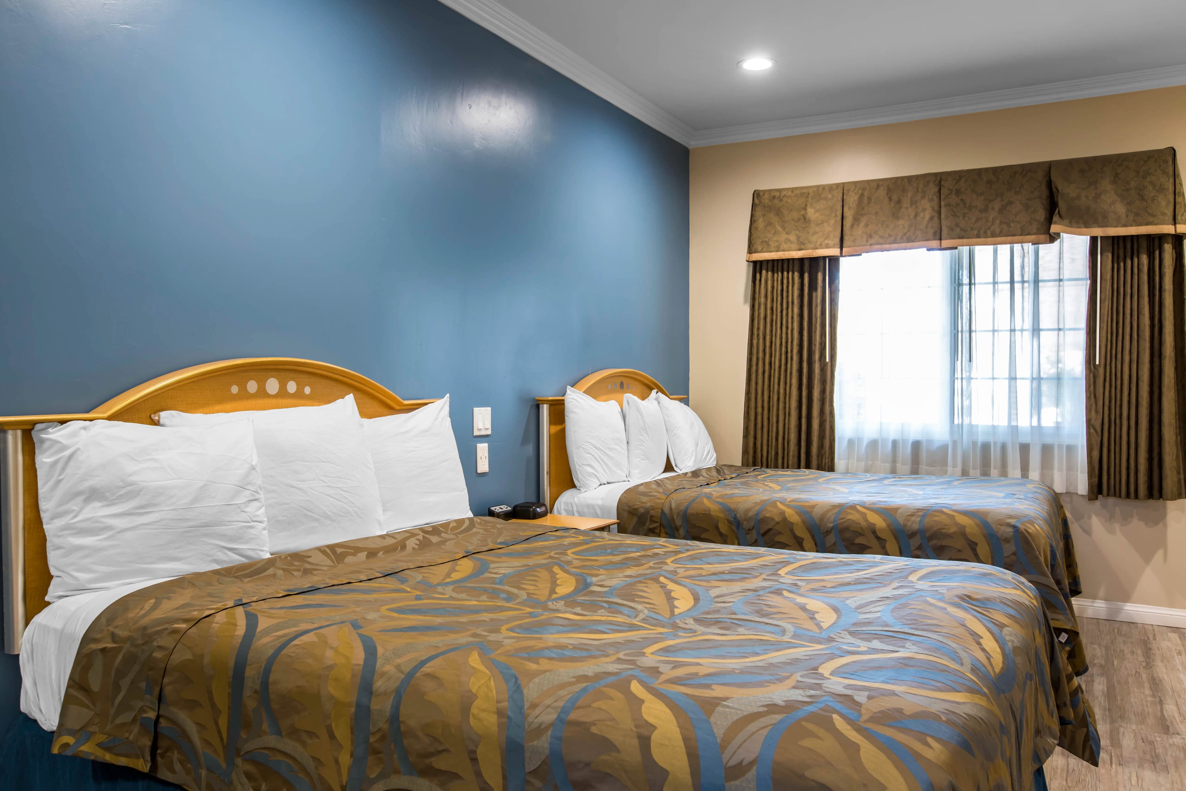 Rodeway Inn Escondido Downtown — 20