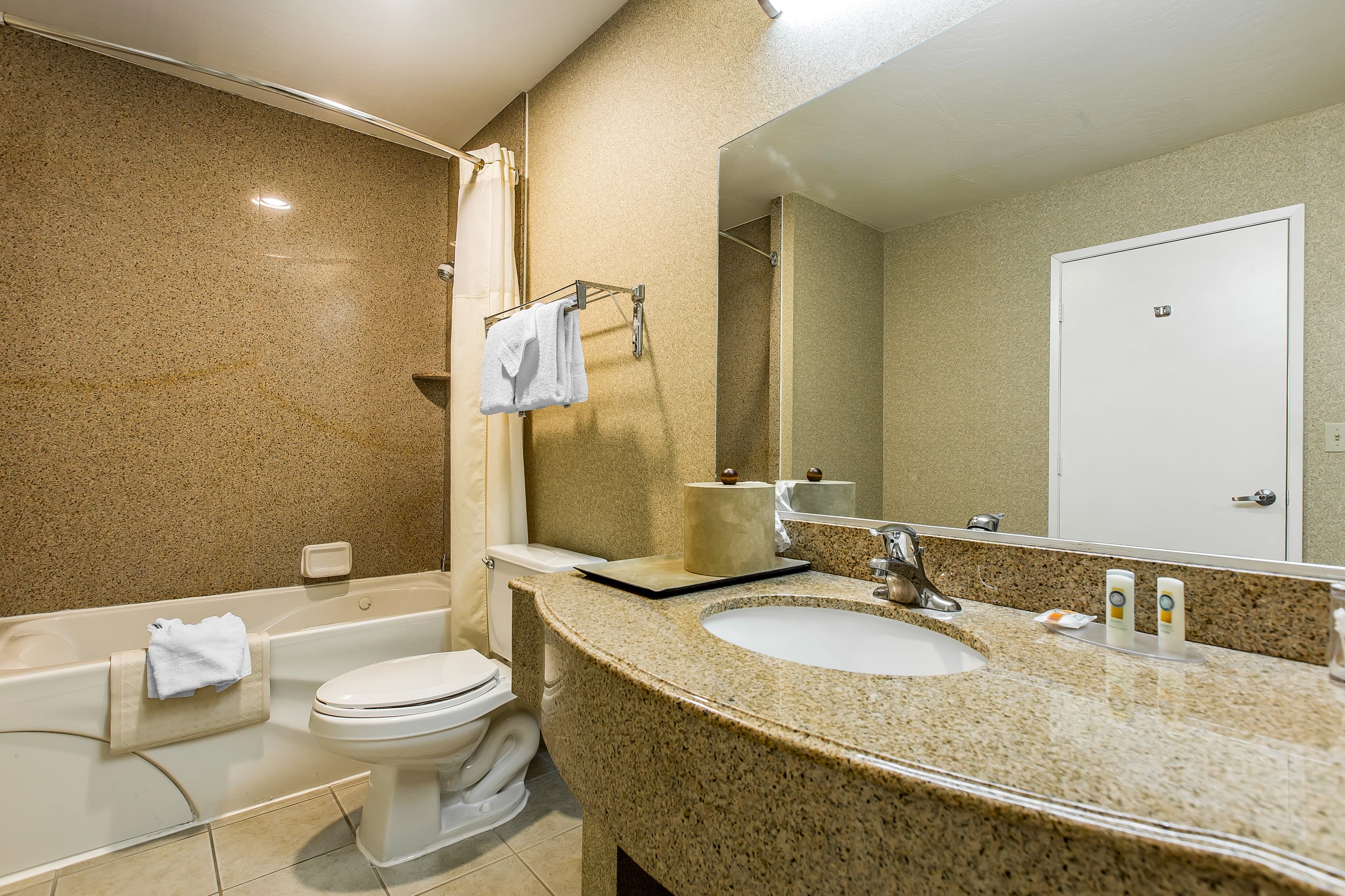Quality Inn Near China Lake Naval Station — 11