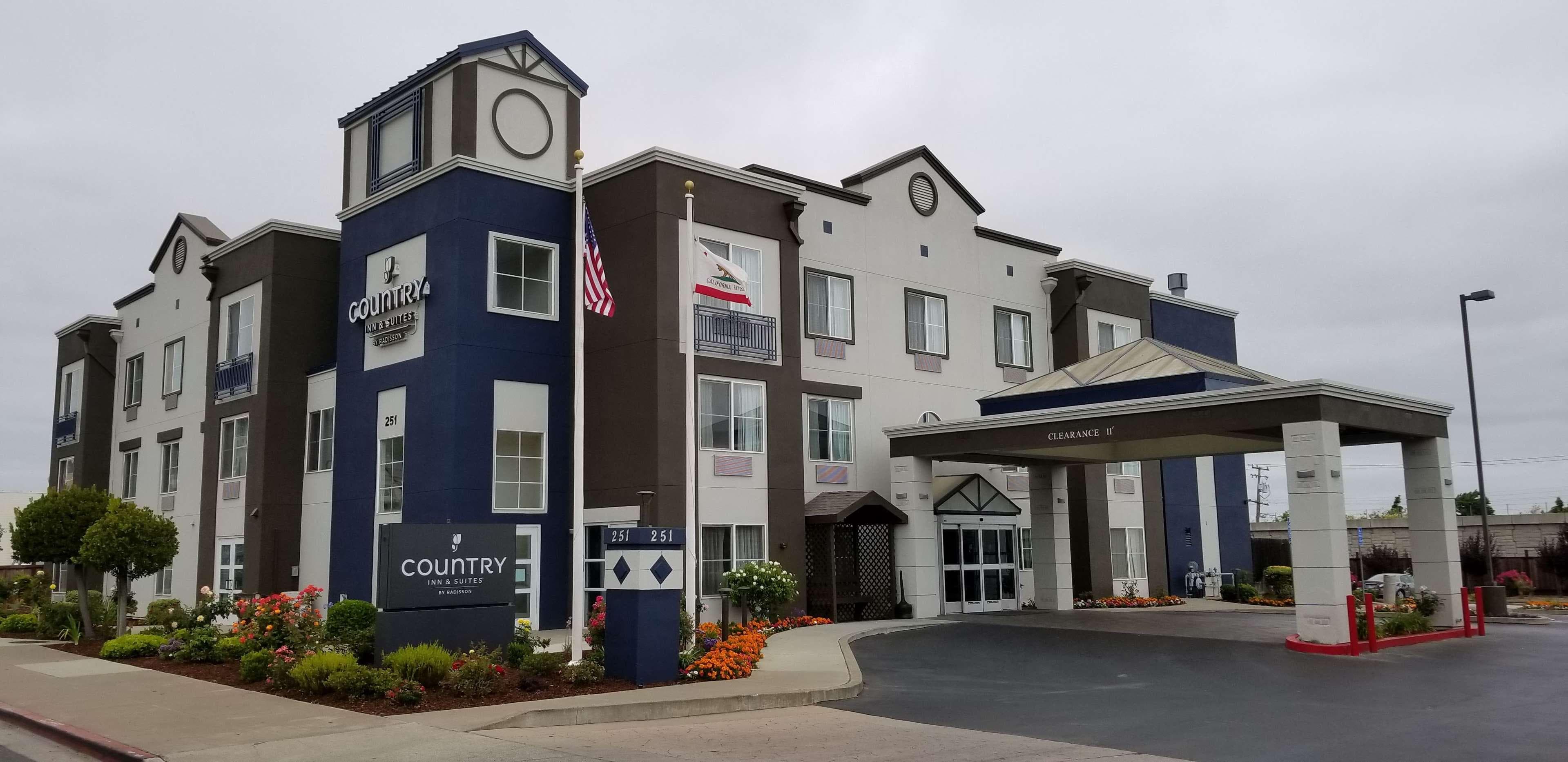 Country Inn & Suites by Radisson, San Carlos, CA - Image 1
