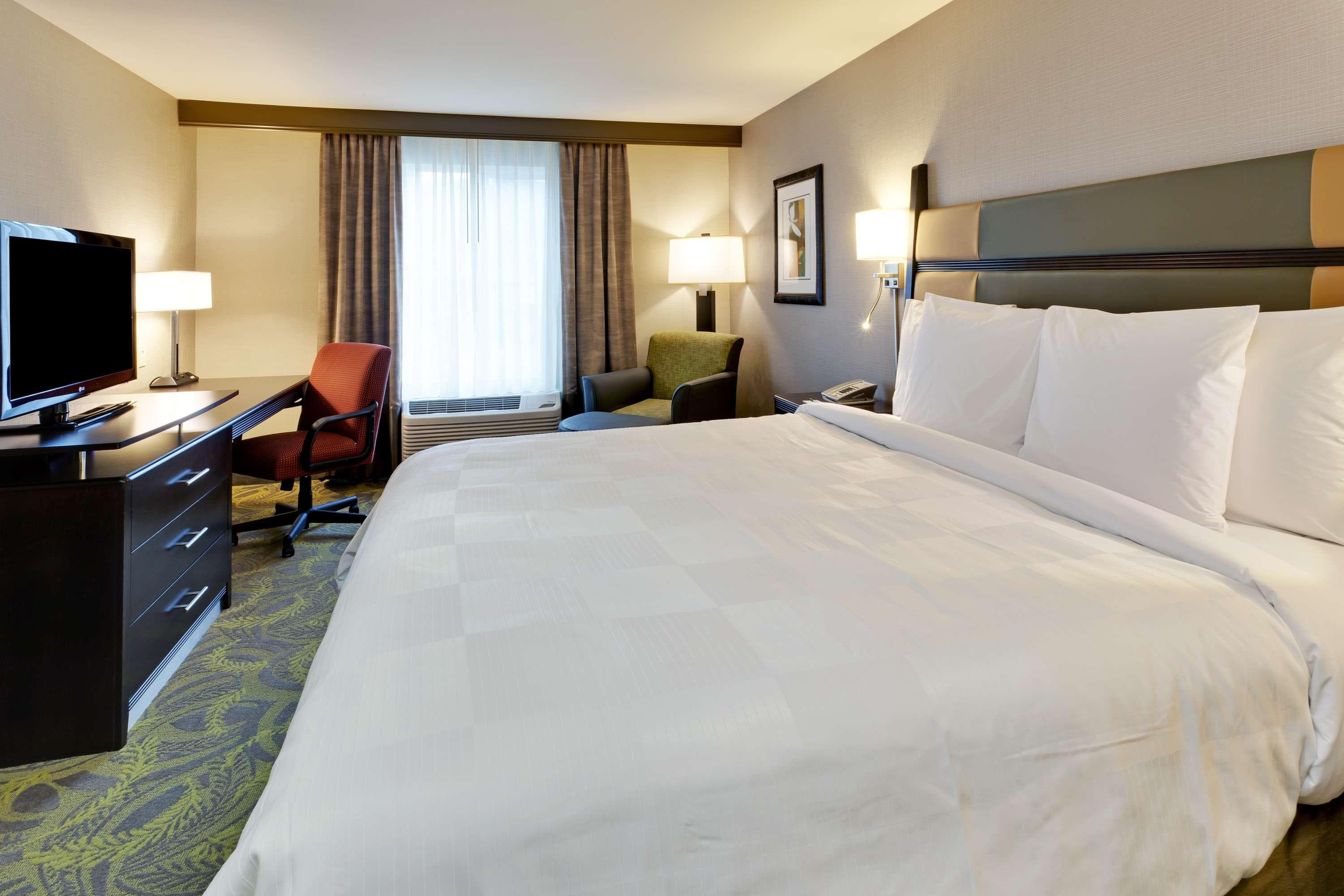 Country Inn & Suites by Radisson, San Carlos, CA - Image 2