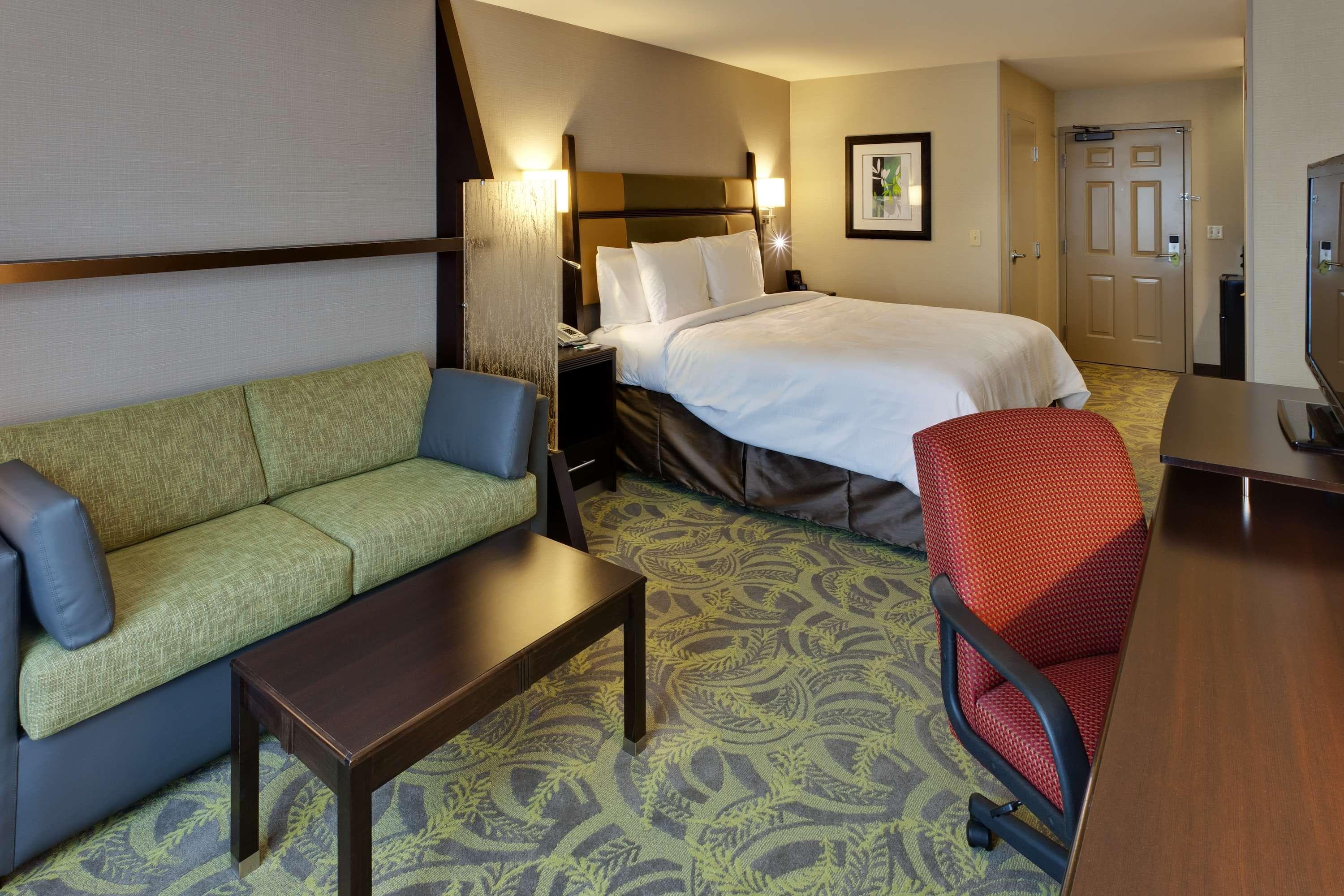 Country Inn & Suites by Radisson, San Carlos, CA - Image 4
