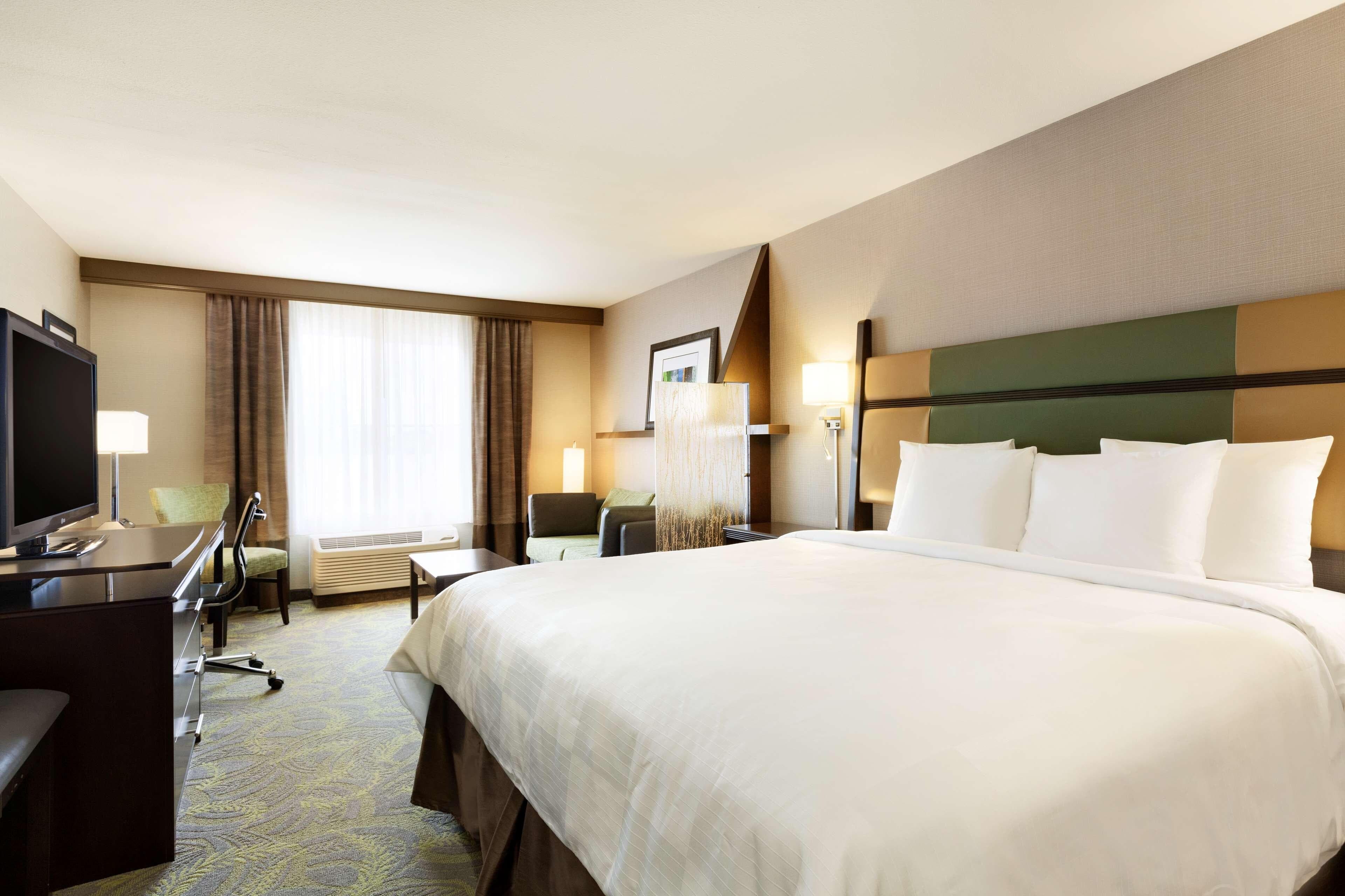 Country Inn & Suites by Radisson, San Carlos, CA - Image 5
