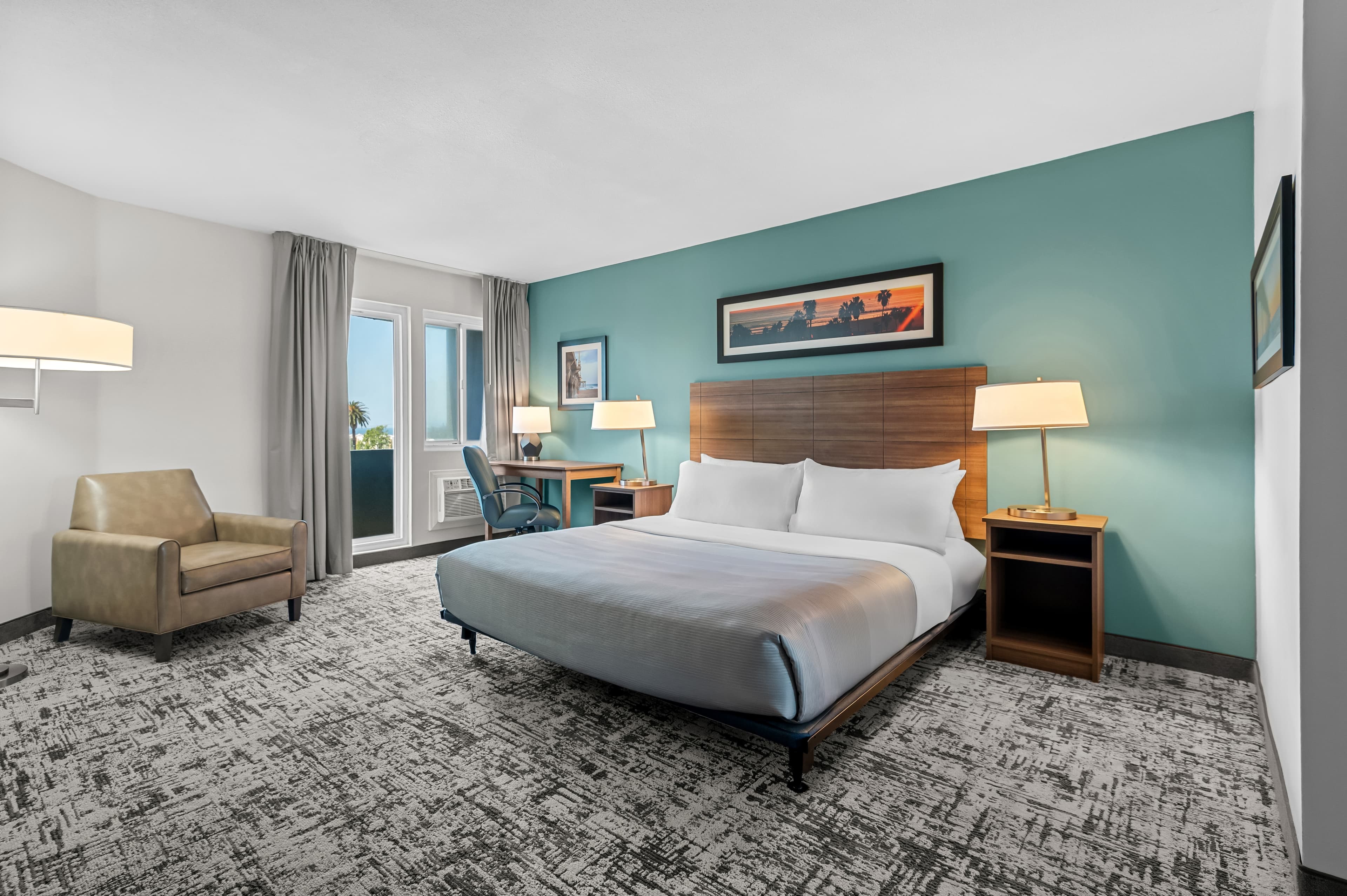 Quality Inn & Suites Hermosa Beach - Image 2