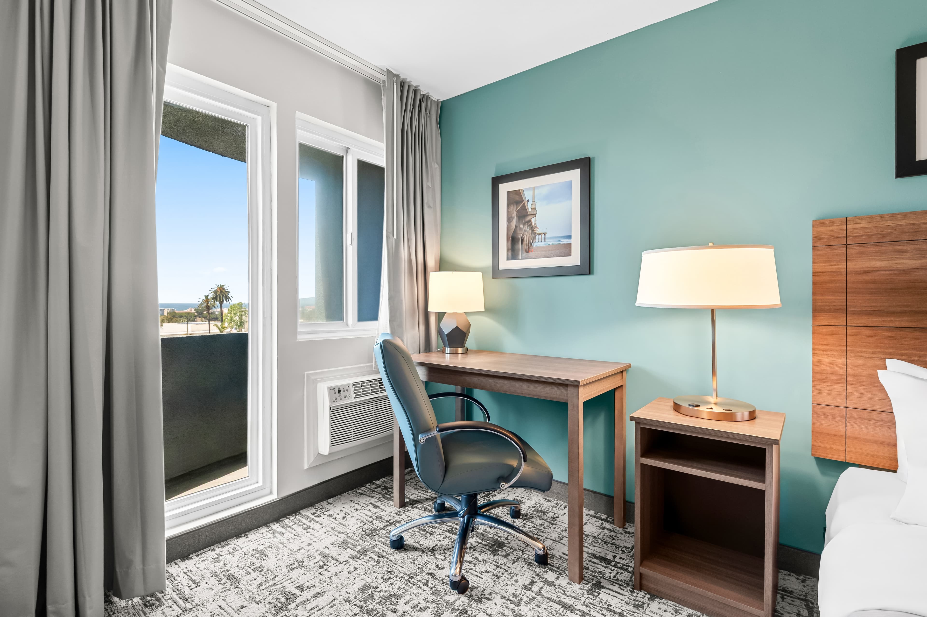 Quality Inn & Suites Hermosa Beach - Image 4