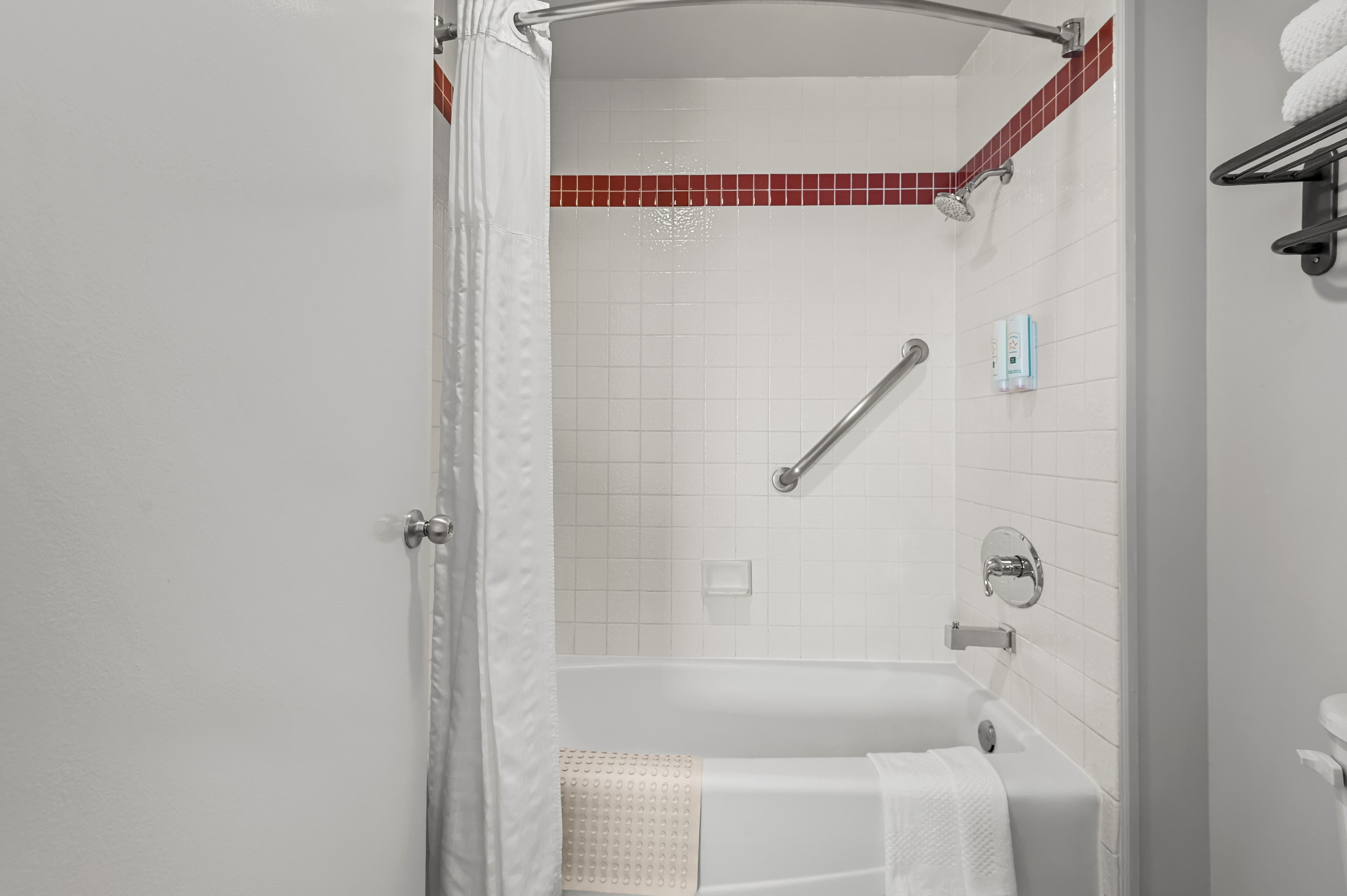 Quality Inn & Suites Hermosa Beach — 26