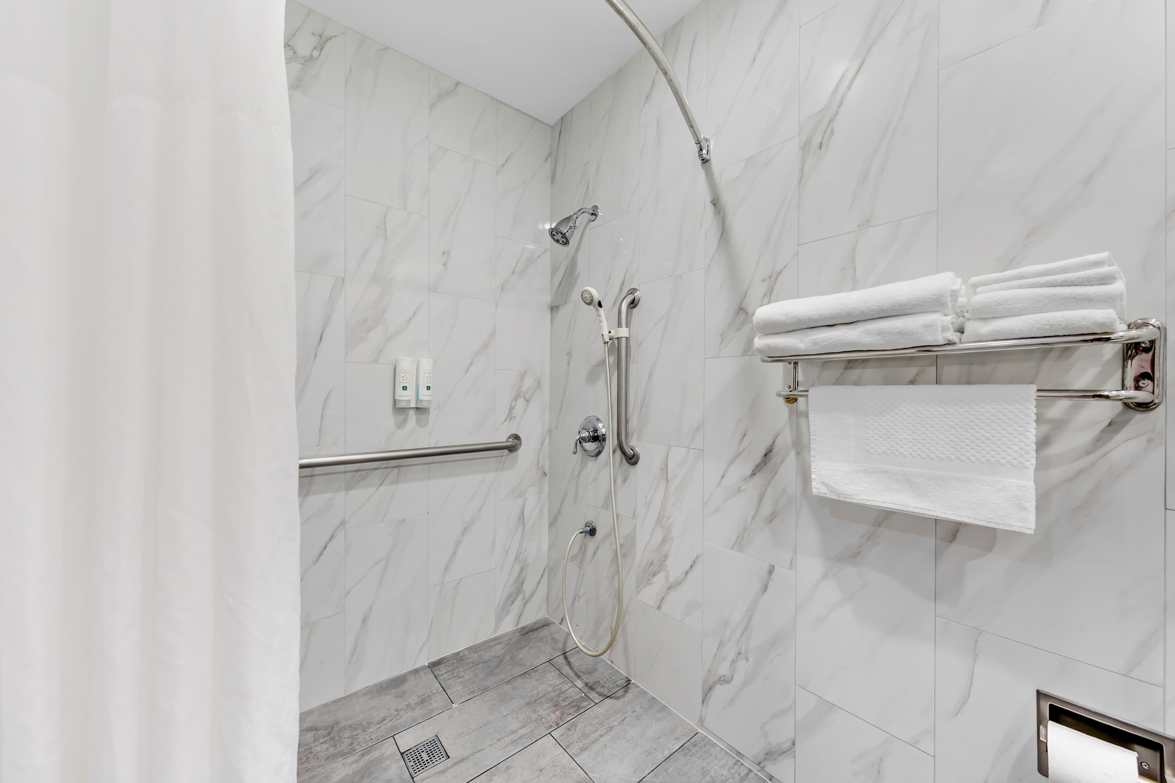 Quality Inn & Suites Sacramento Downtown Area — 14