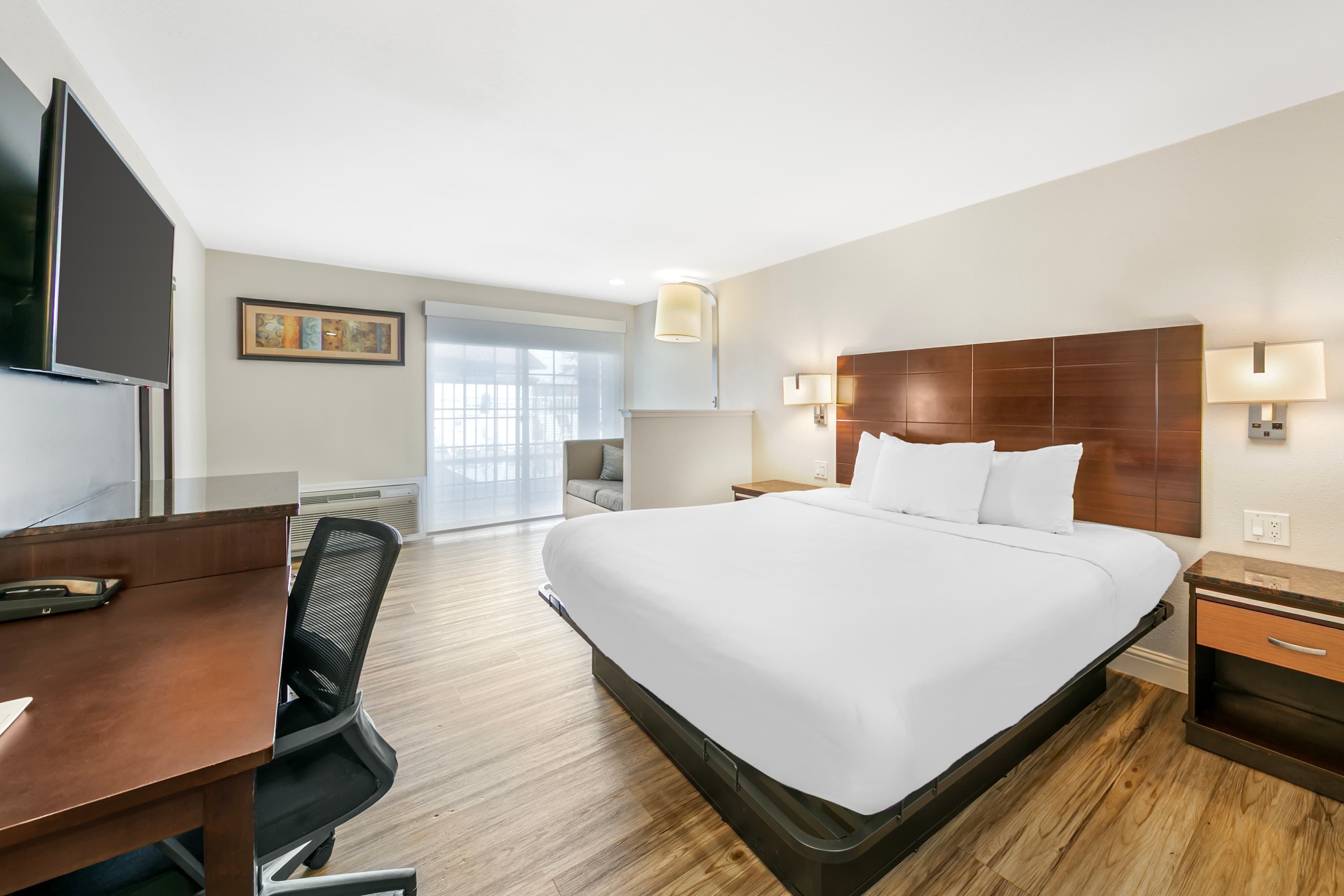 Quality Inn & Suites Sacramento Downtown Area - Image 2