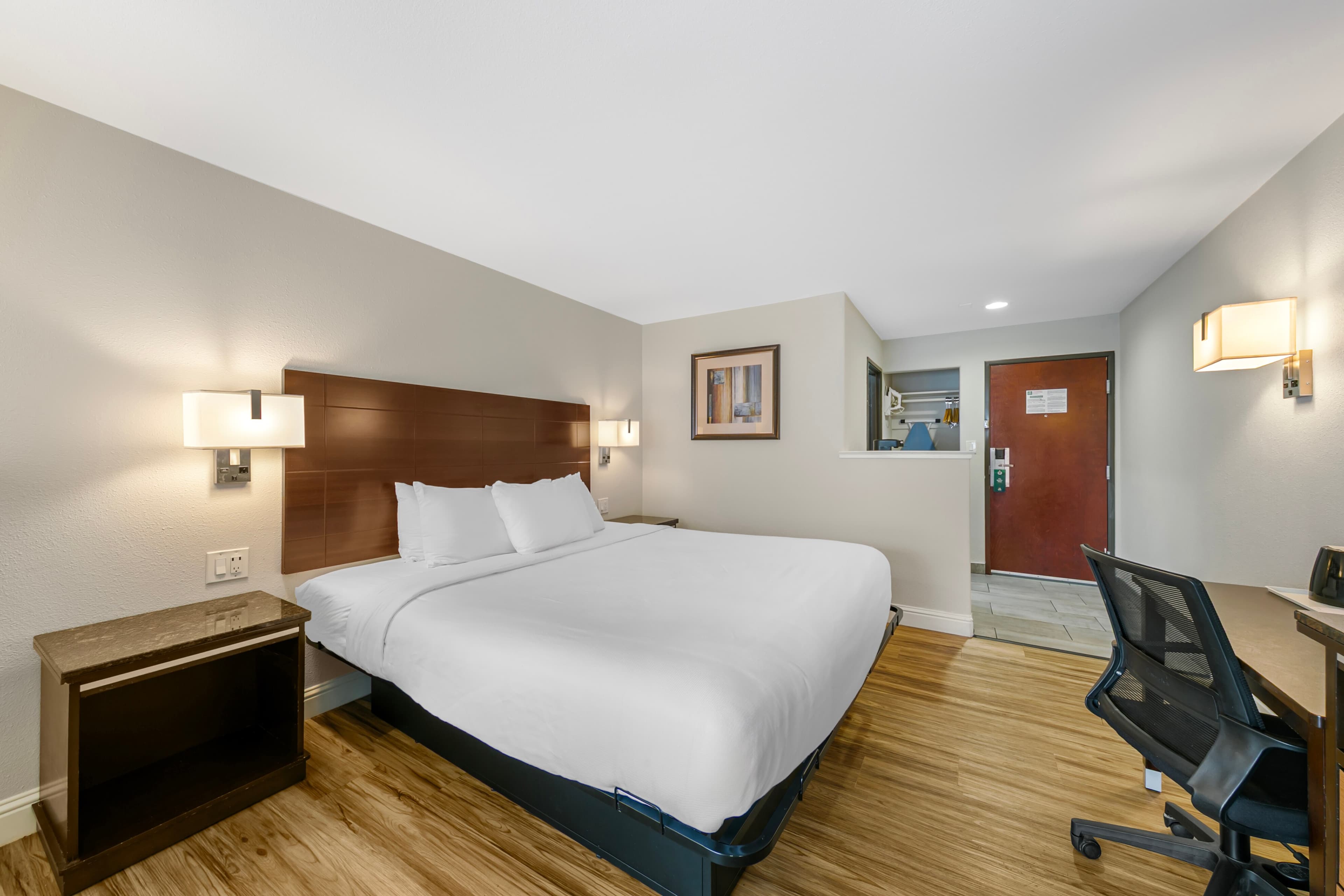 Quality Inn & Suites Sacramento Downtown Area - Image 3