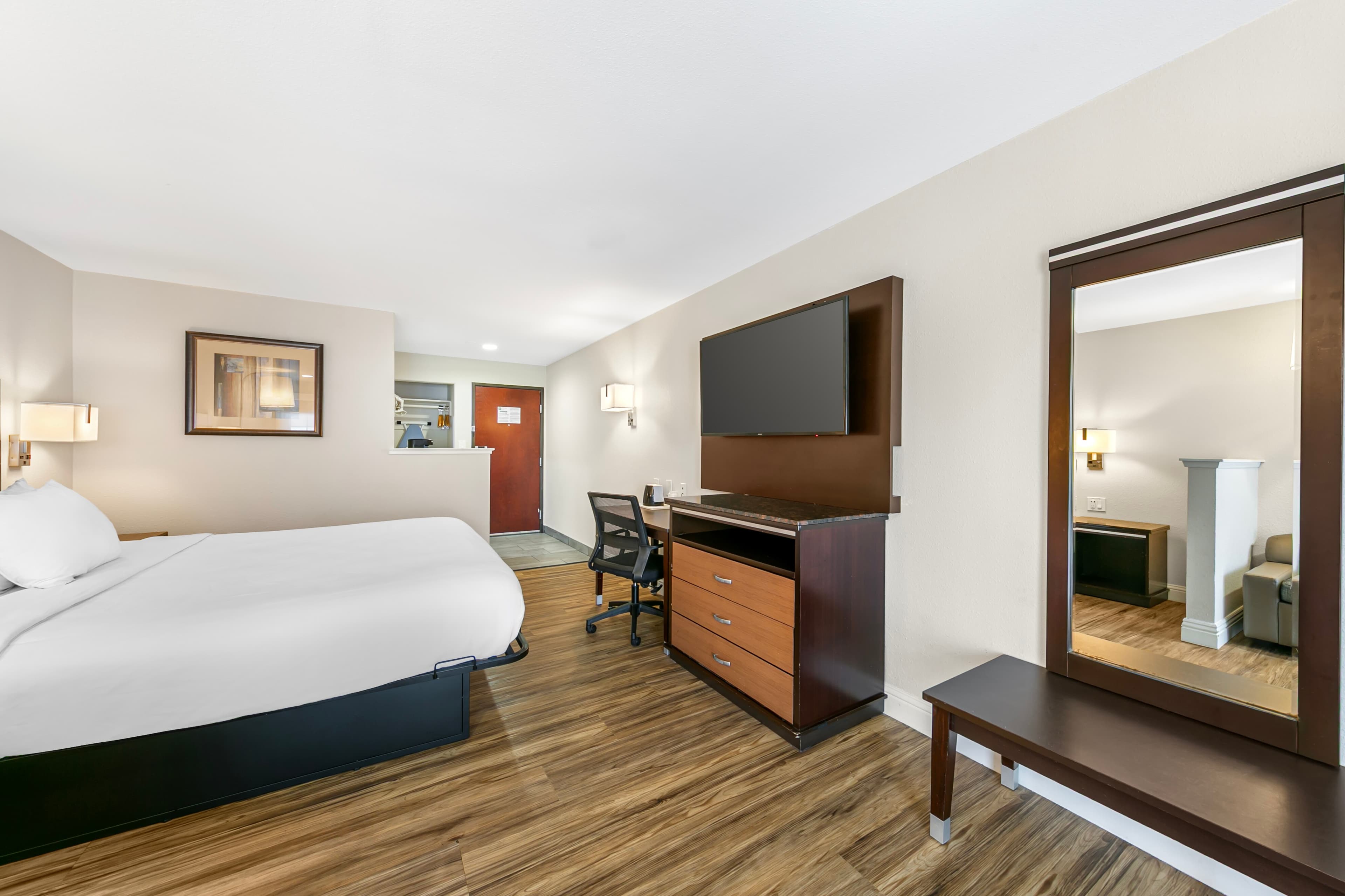 Quality Inn & Suites Sacramento Downtown Area - Image 4