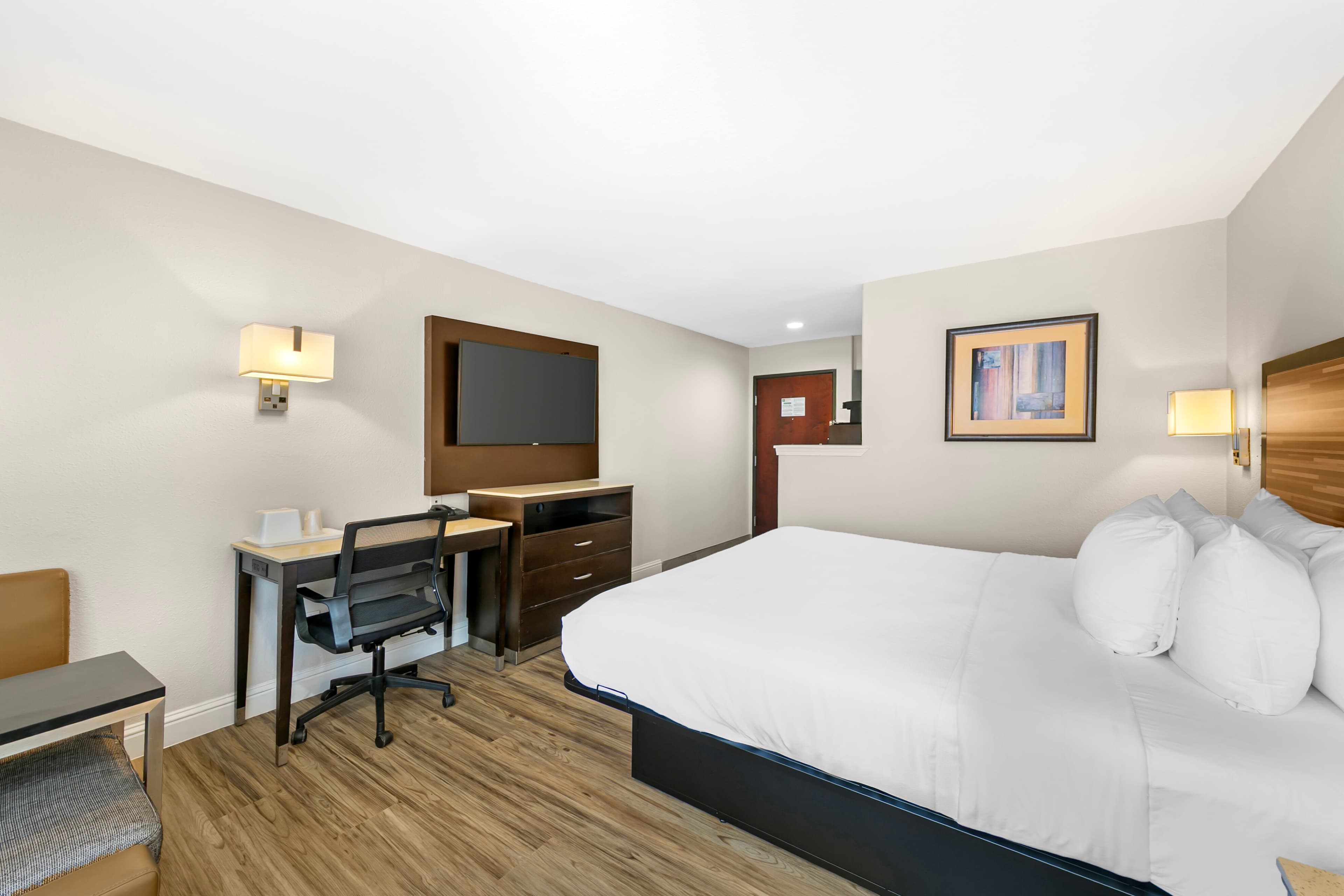 Quality Inn & Suites Sacramento Downtown Area — 7