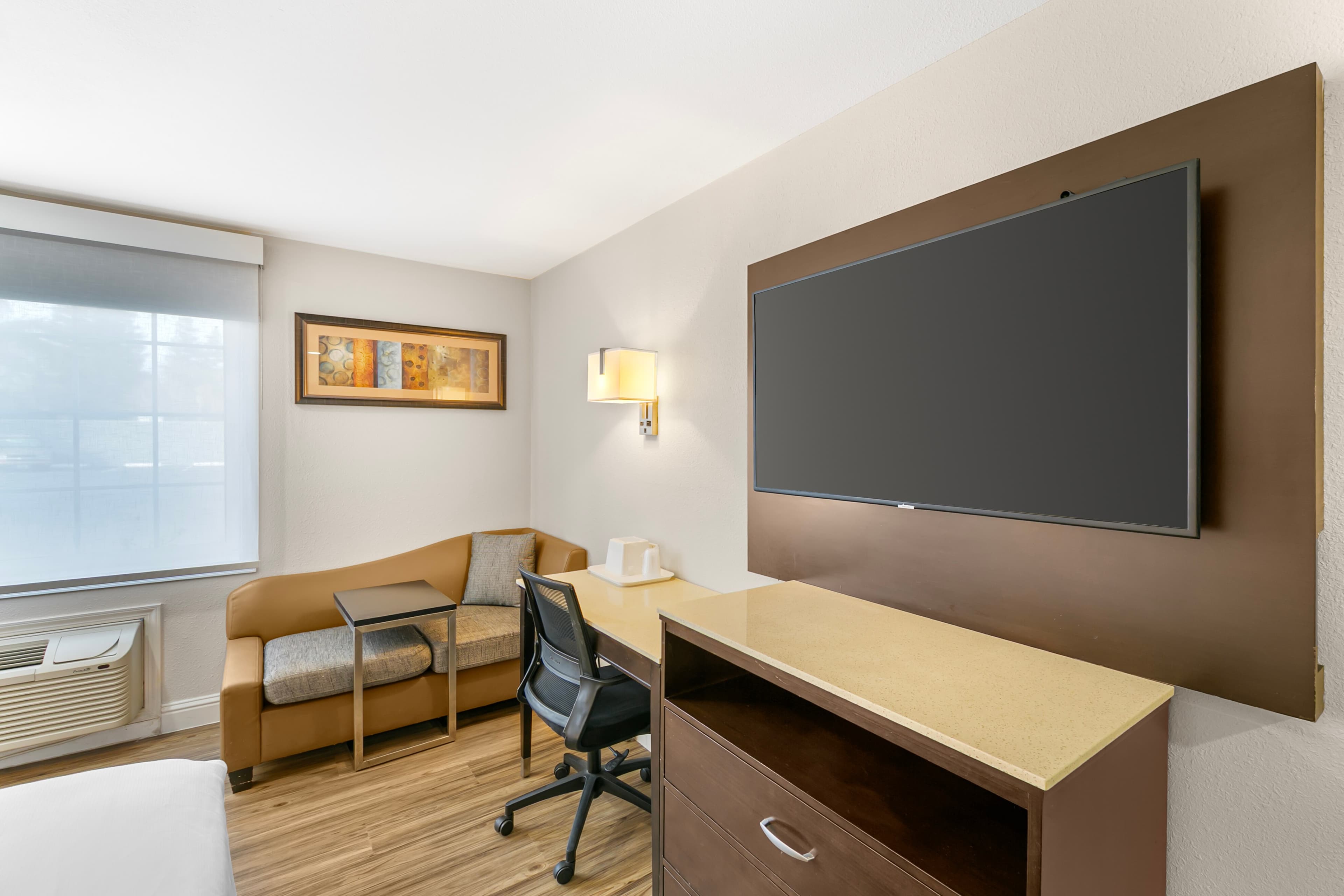 Quality Inn & Suites Sacramento Downtown Area — 8