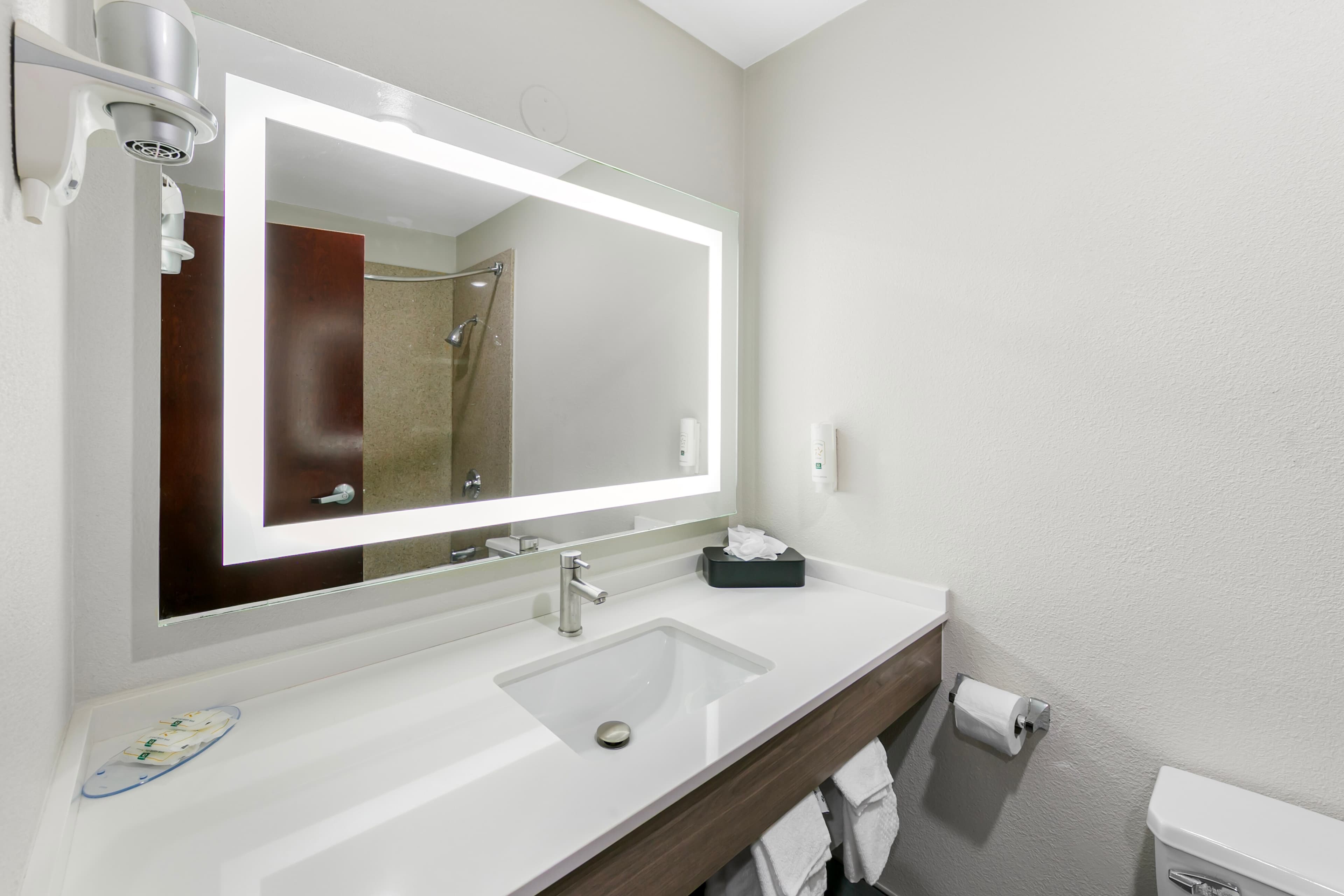 Quality Inn & Suites Sacramento Downtown Area — 22
