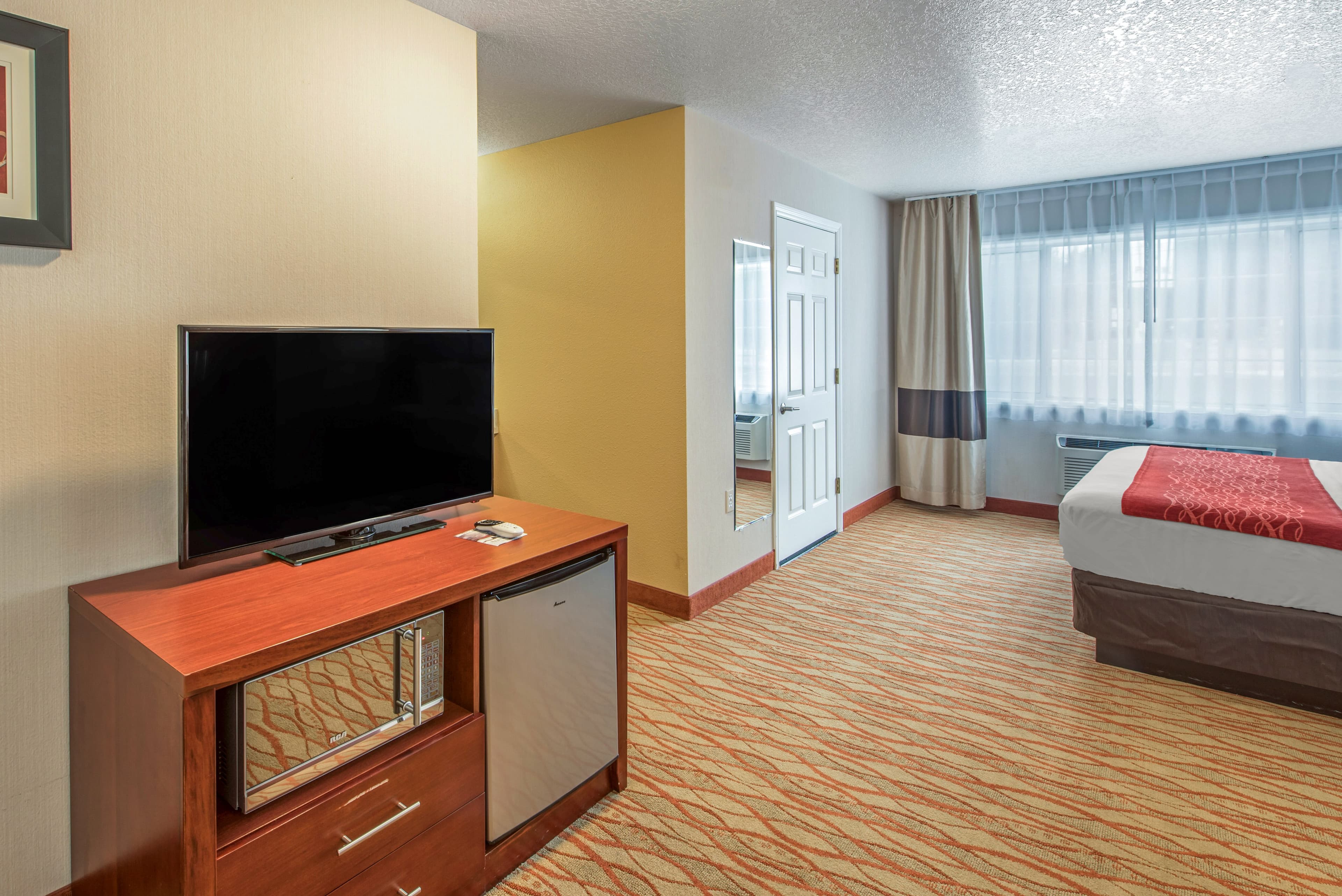 Comfort Inn Mount Shasta Area - Image 3
