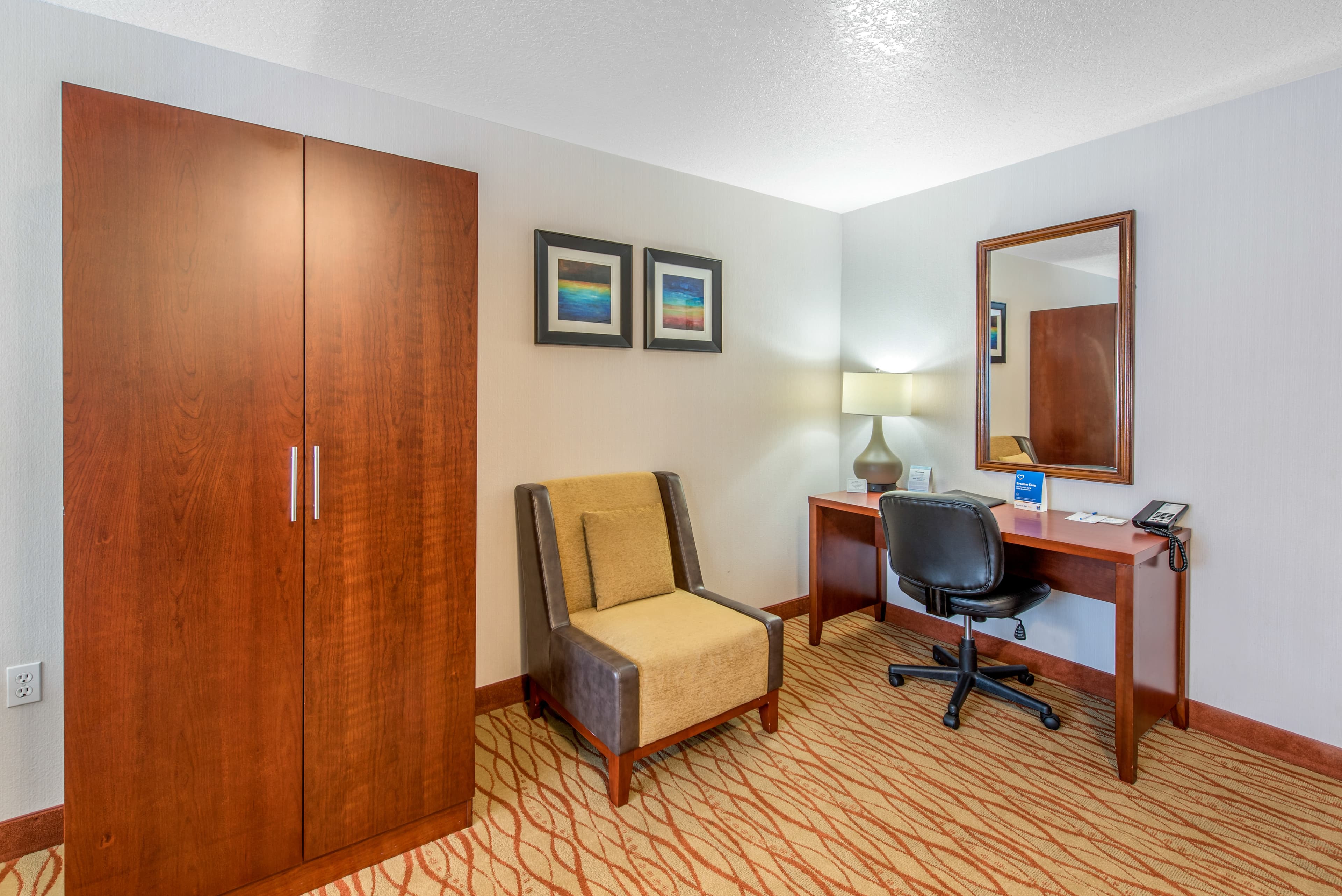 Comfort Inn Mount Shasta Area - Image 4
