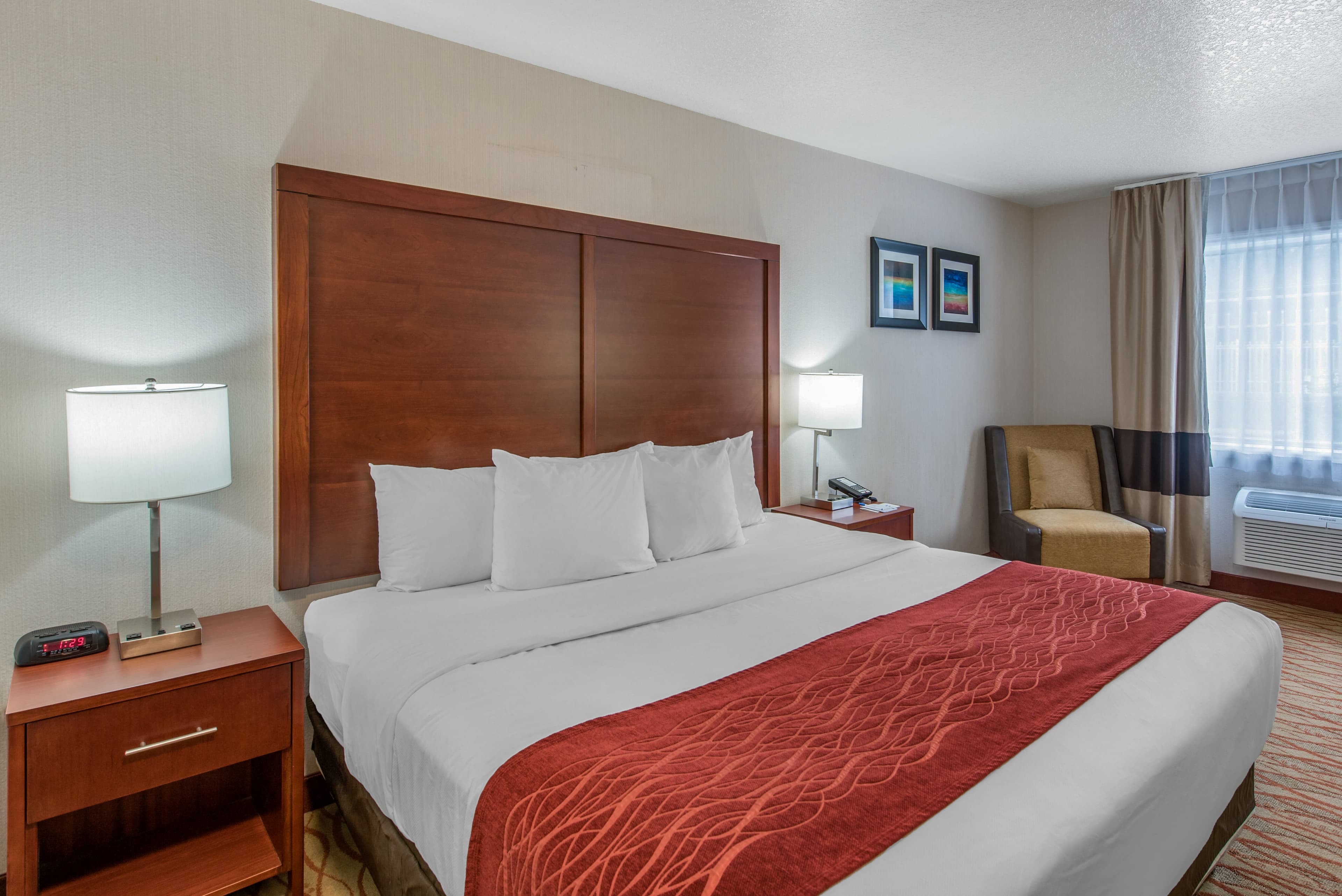 Comfort Inn Mount Shasta Area - Image 1
