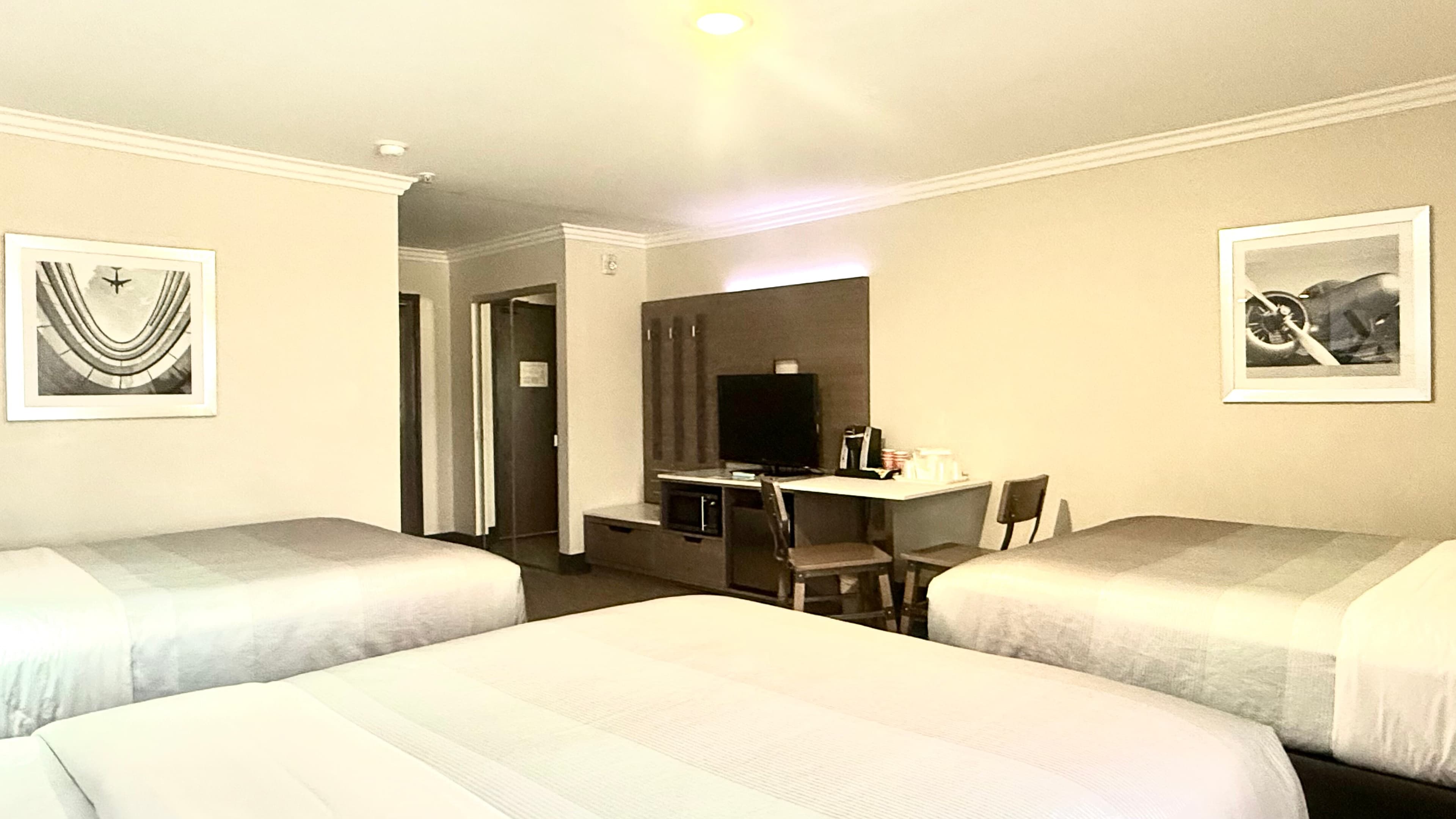 Quality Inn & Suites Los Angeles Airport - Stadium District — 11