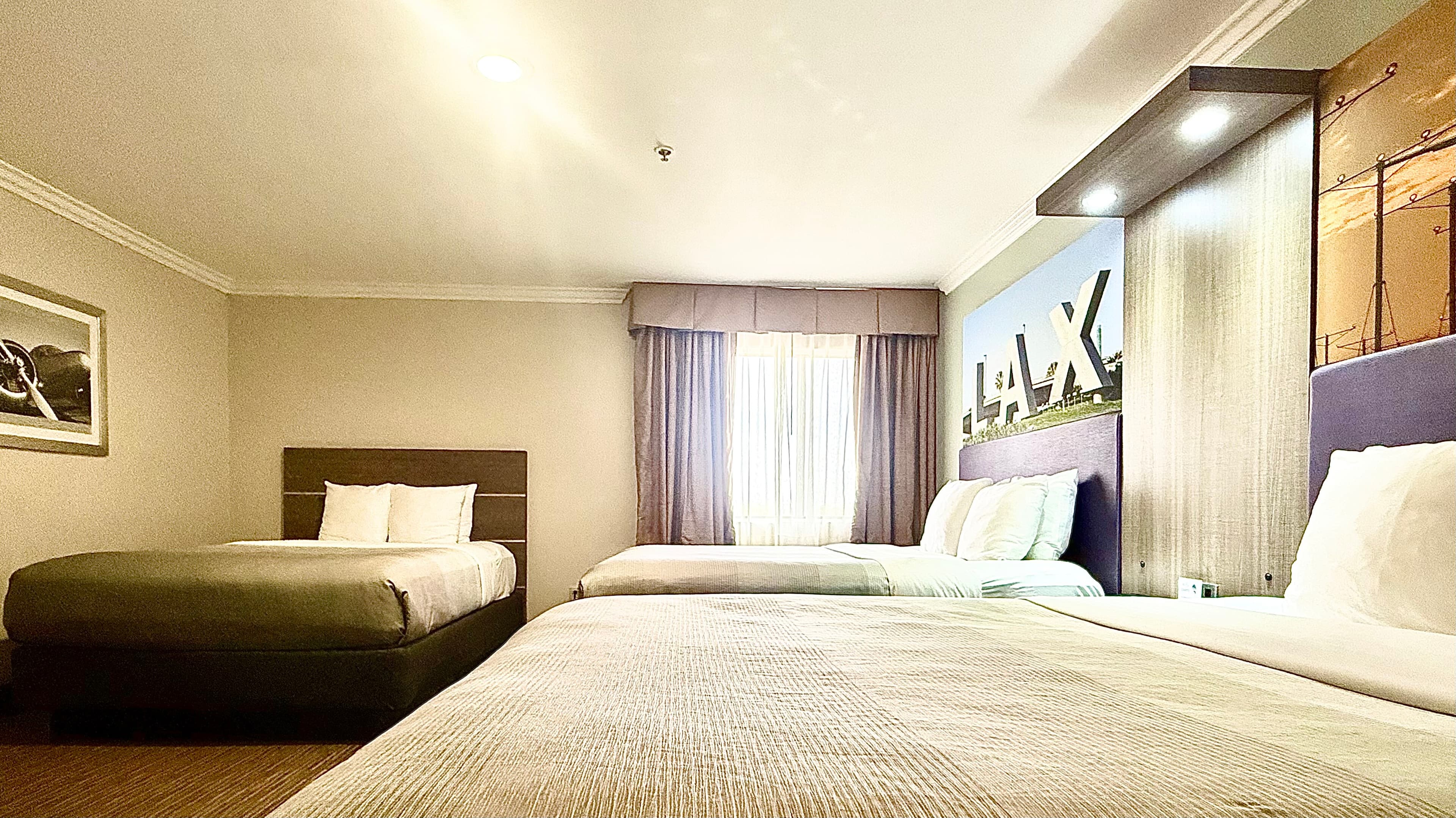 Quality Inn & Suites Los Angeles Airport - Stadium District — 12