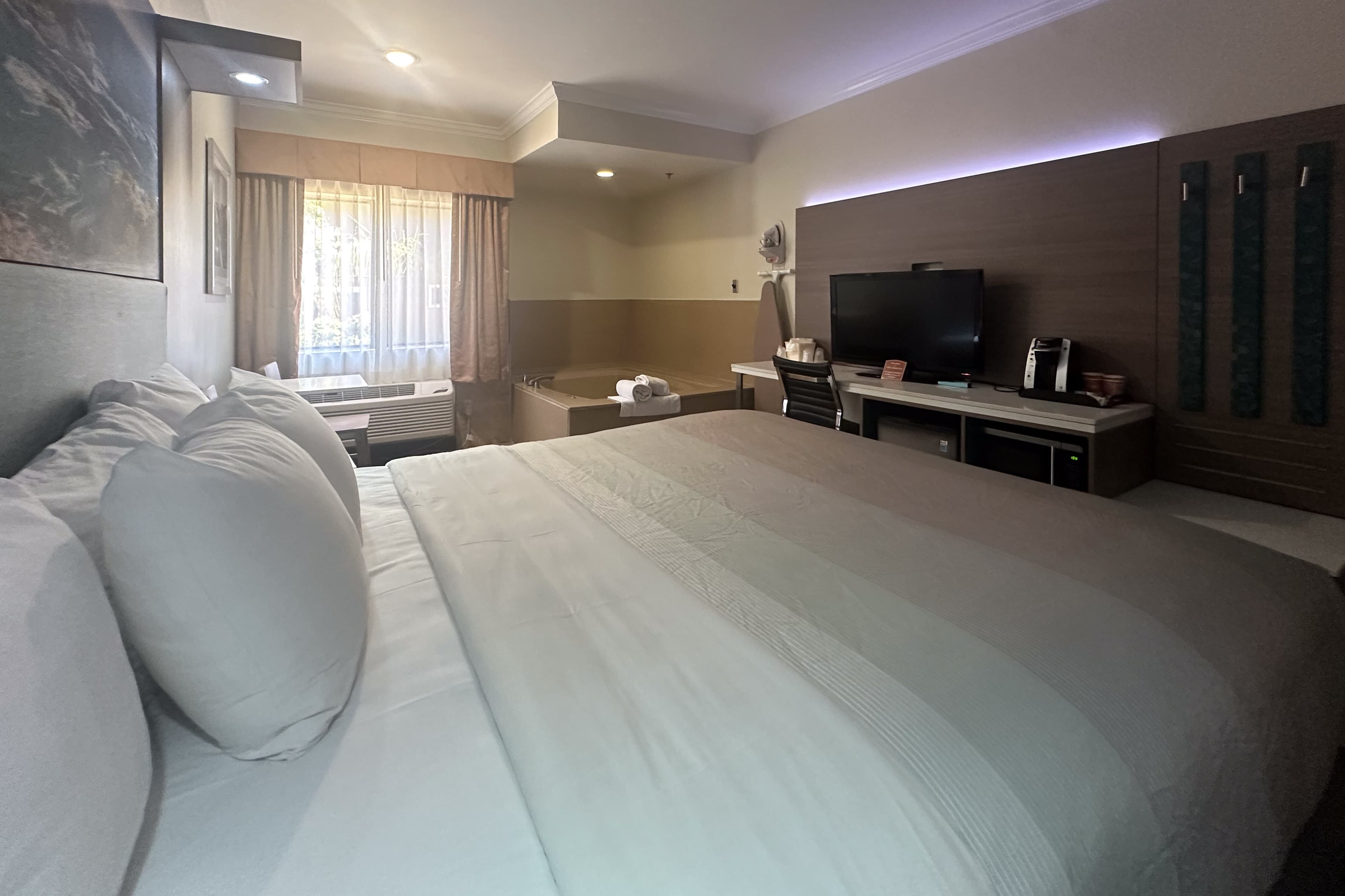 Quality Inn & Suites Los Angeles Airport - Stadium District — 22