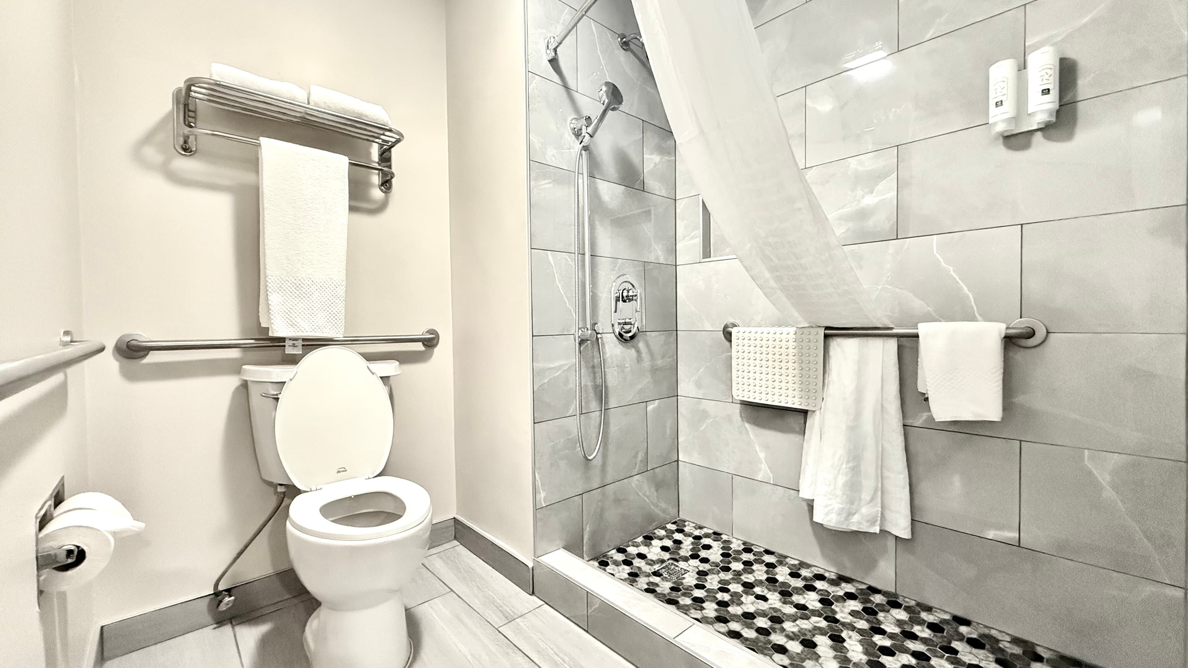 Quality Inn & Suites Los Angeles Airport - Stadium District — 20