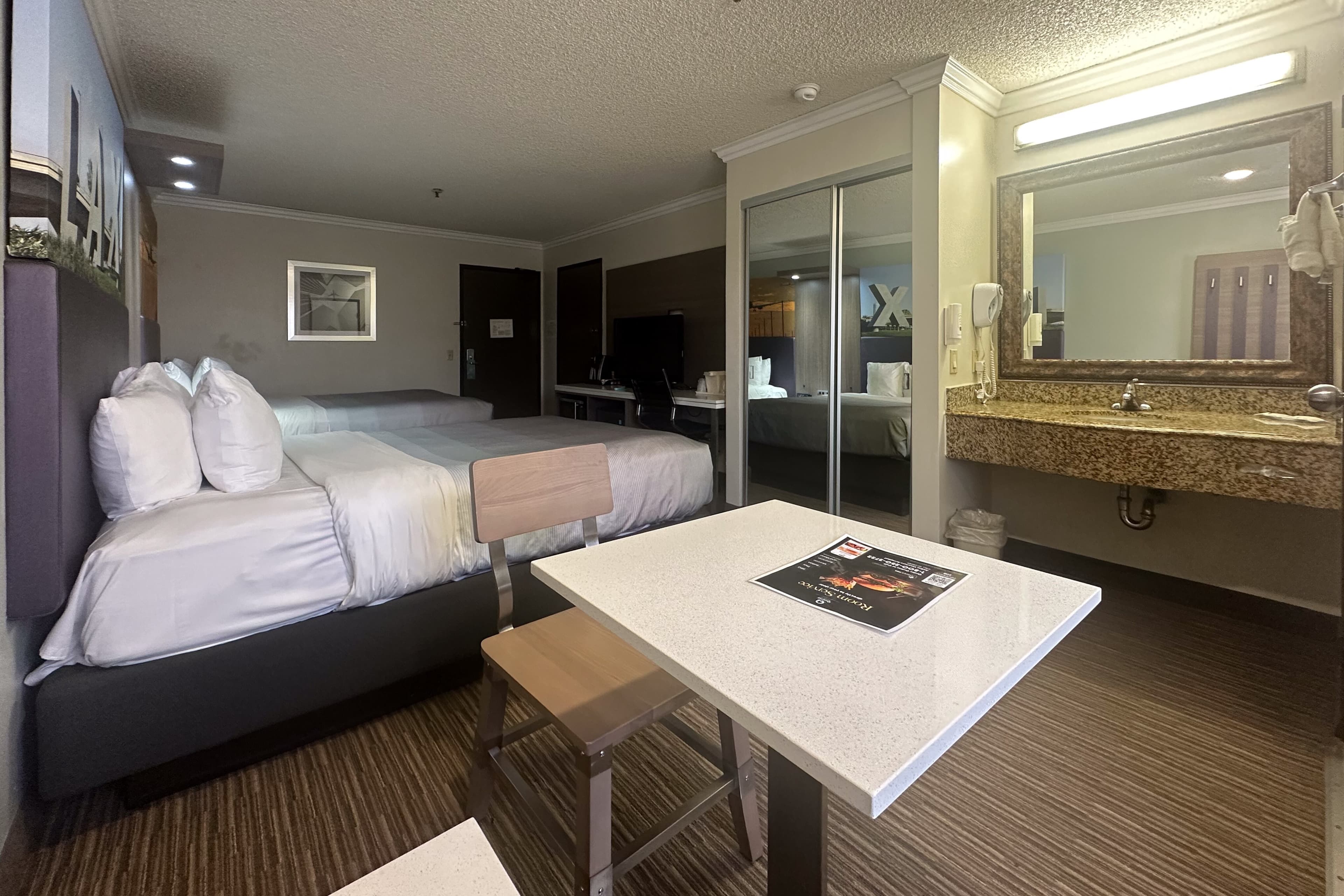 Quality Inn & Suites Los Angeles Airport - Stadium District — 35