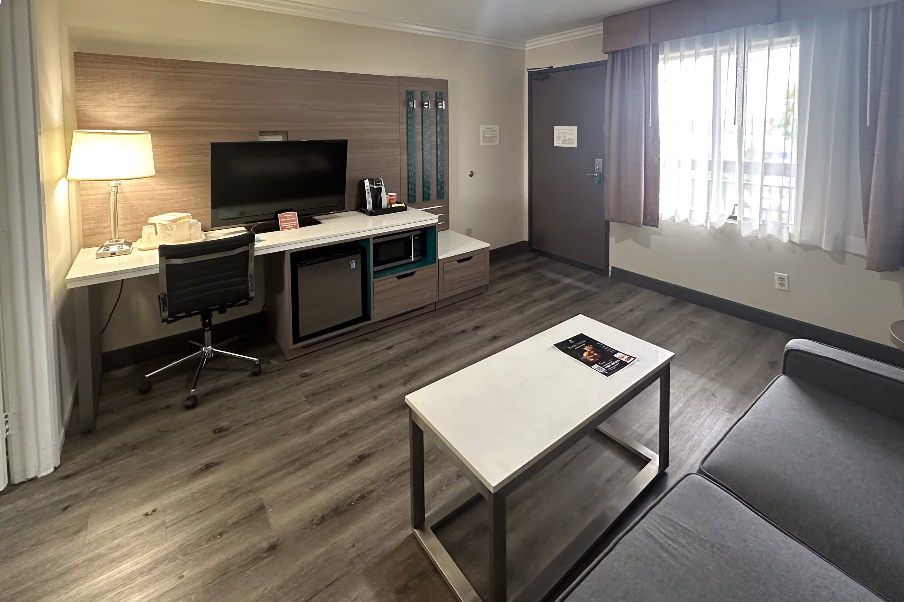 Quality Inn & Suites Los Angeles Airport - Stadium District — 47