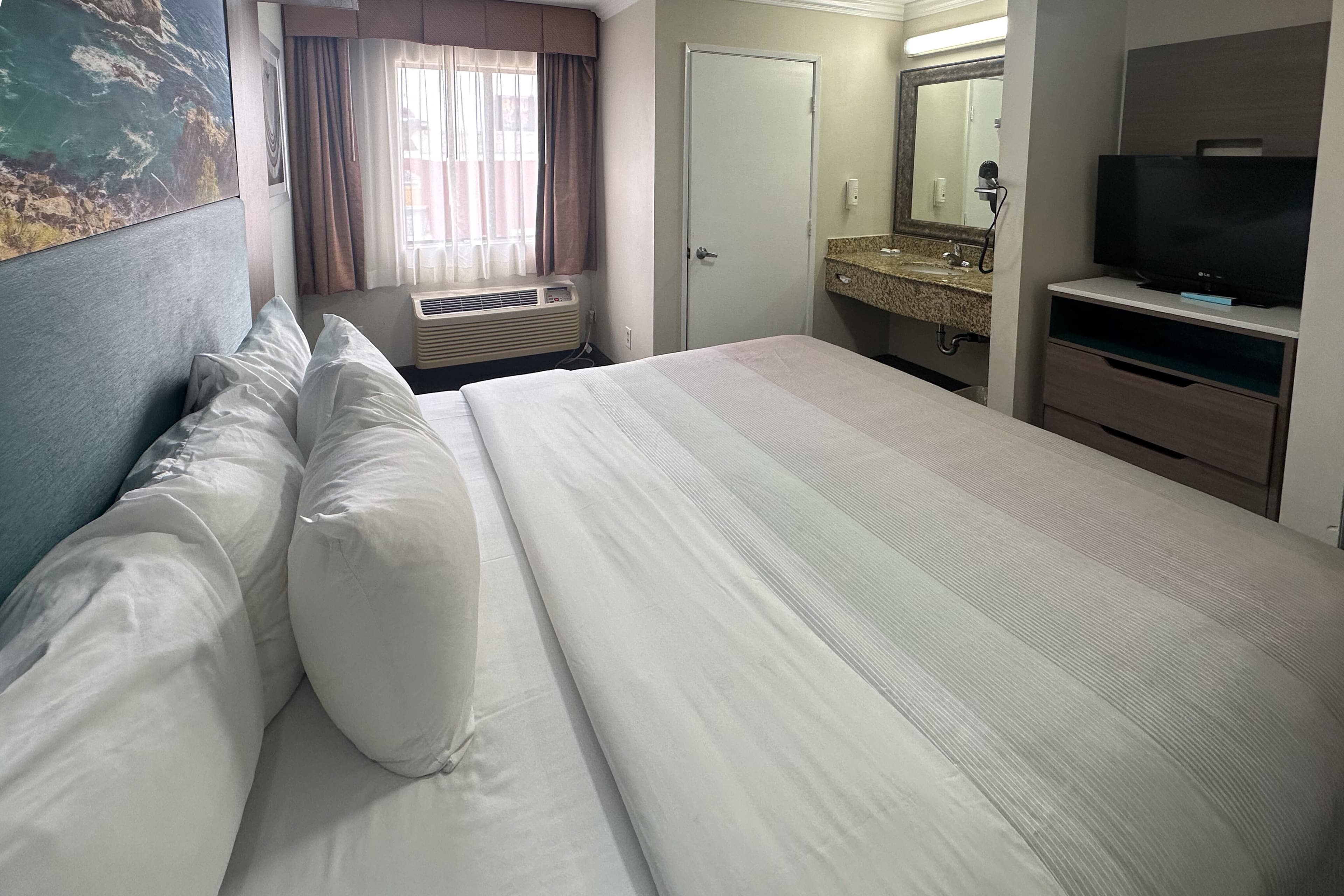 Quality Inn & Suites Los Angeles Airport - Stadium District — 50
