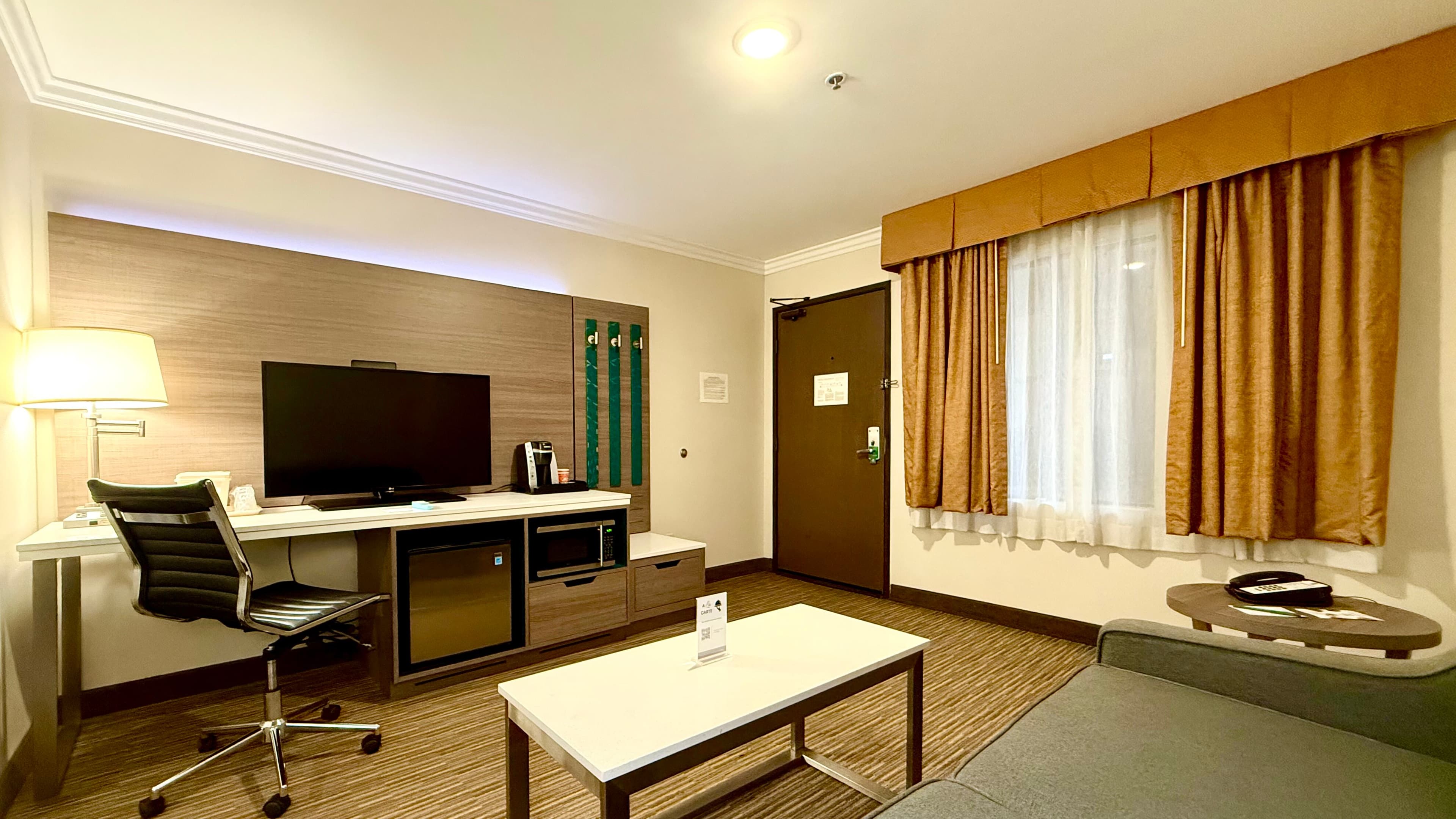Quality Inn & Suites Los Angeles Airport - Stadium District — 55
