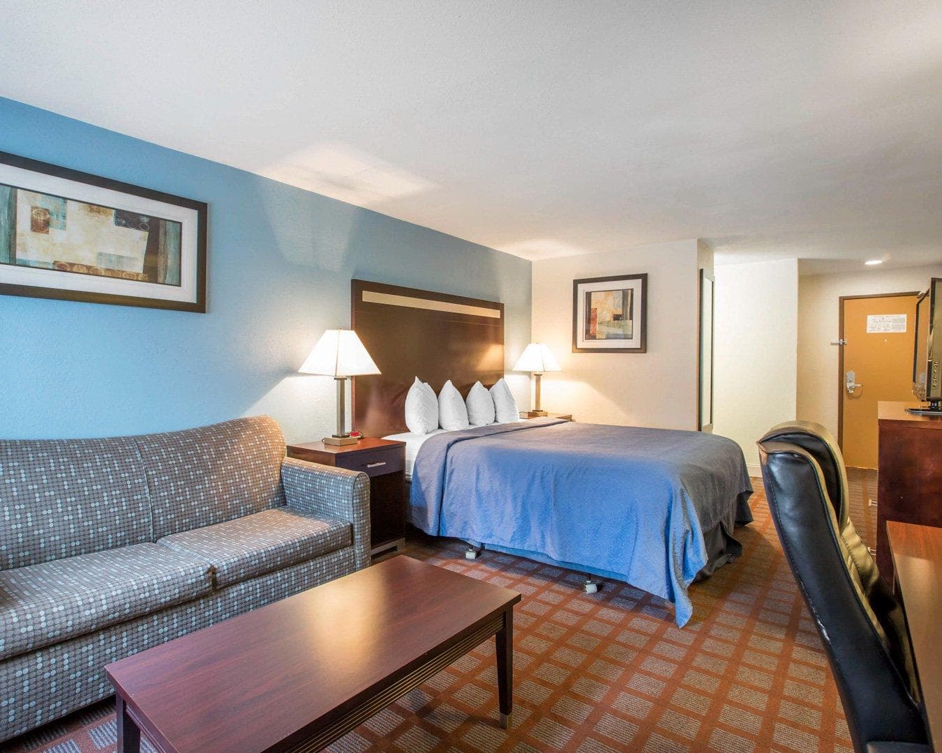 Quality Inn near Mammoth Mountain Ski Resort - Image 2