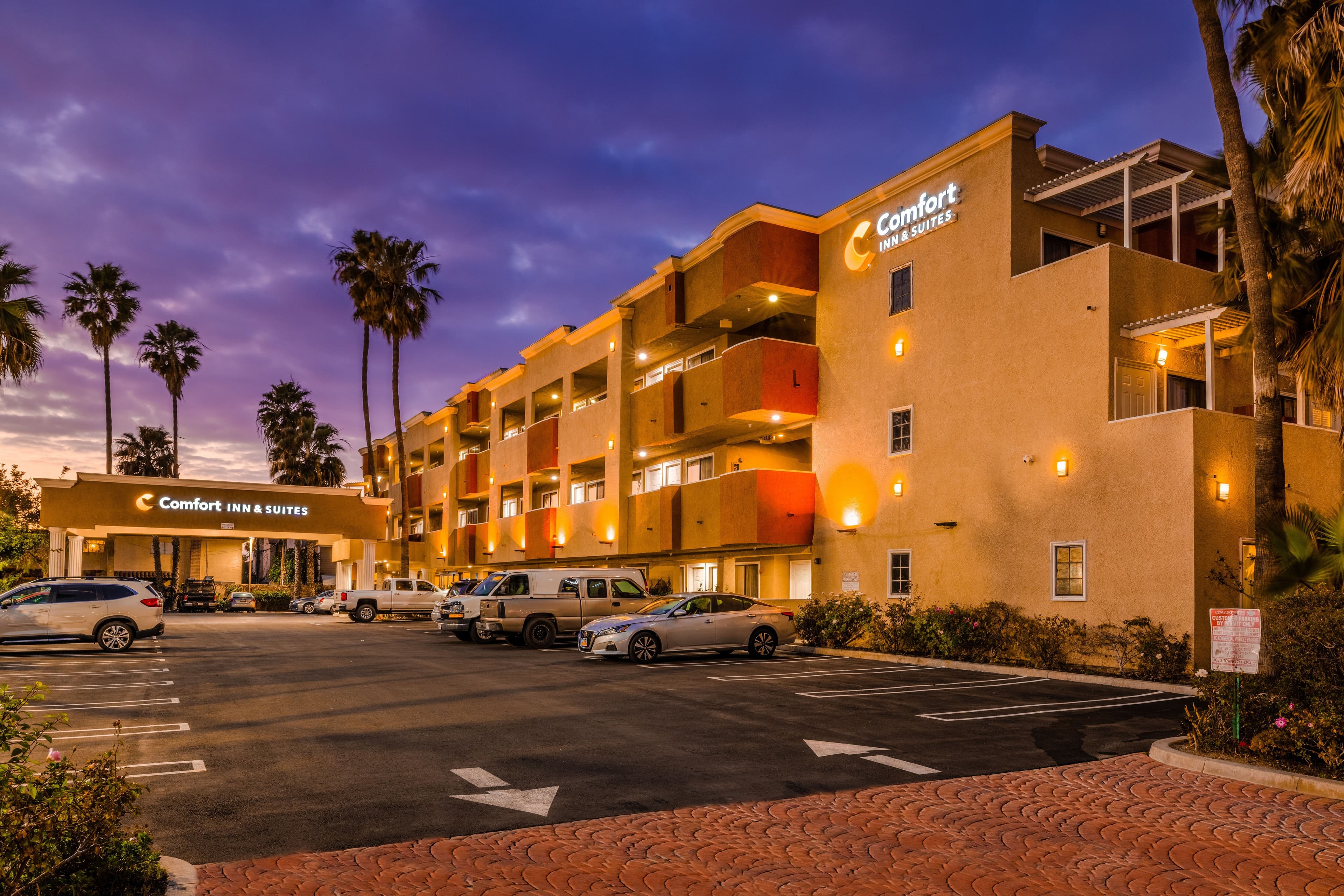 Comfort Inn & Suites Huntington Beach - Image 1