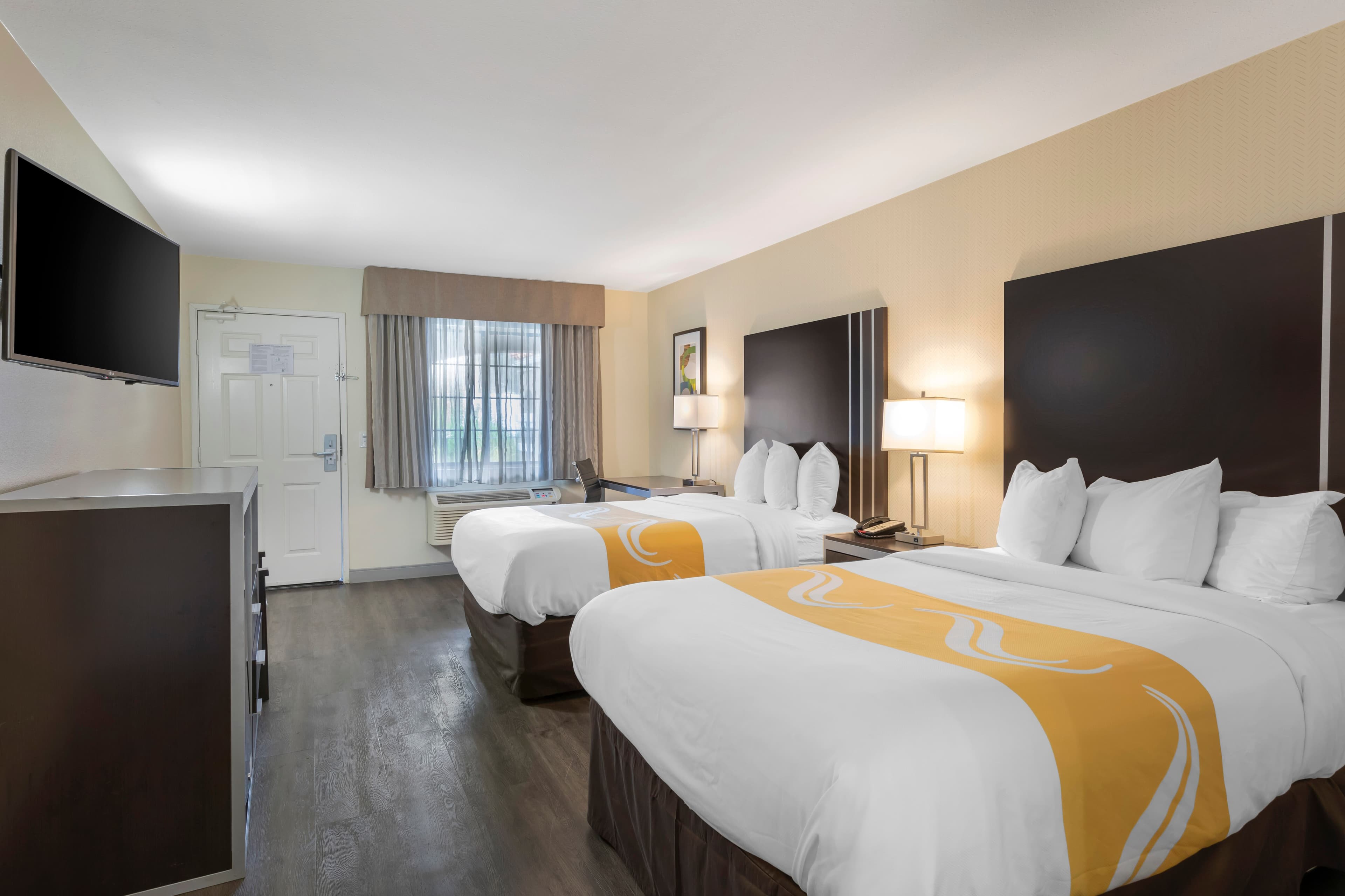 Quality Inn & Suites Camarillo-Oxnard - Image 3