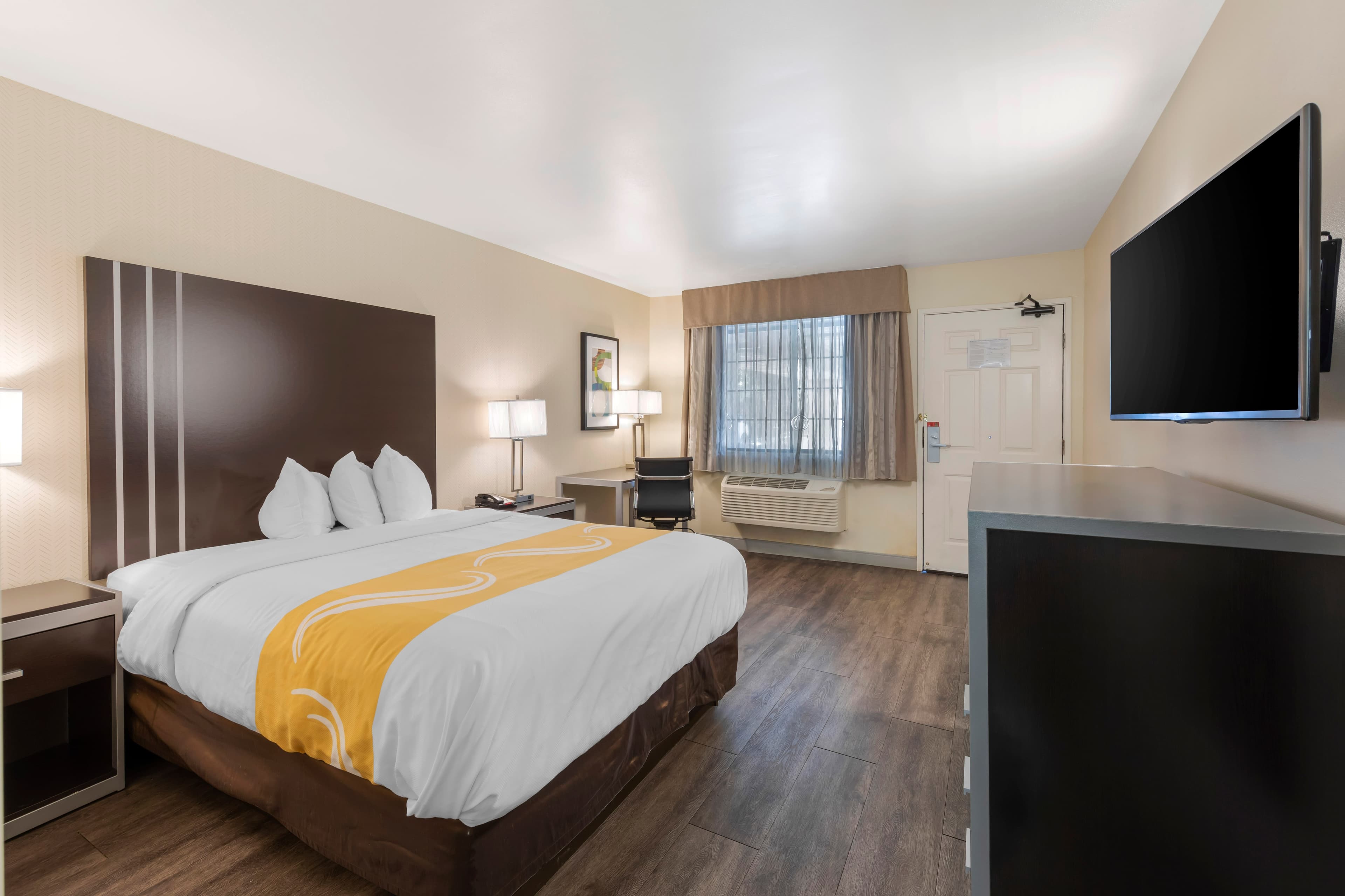 Quality Inn & Suites Camarillo-Oxnard — 8