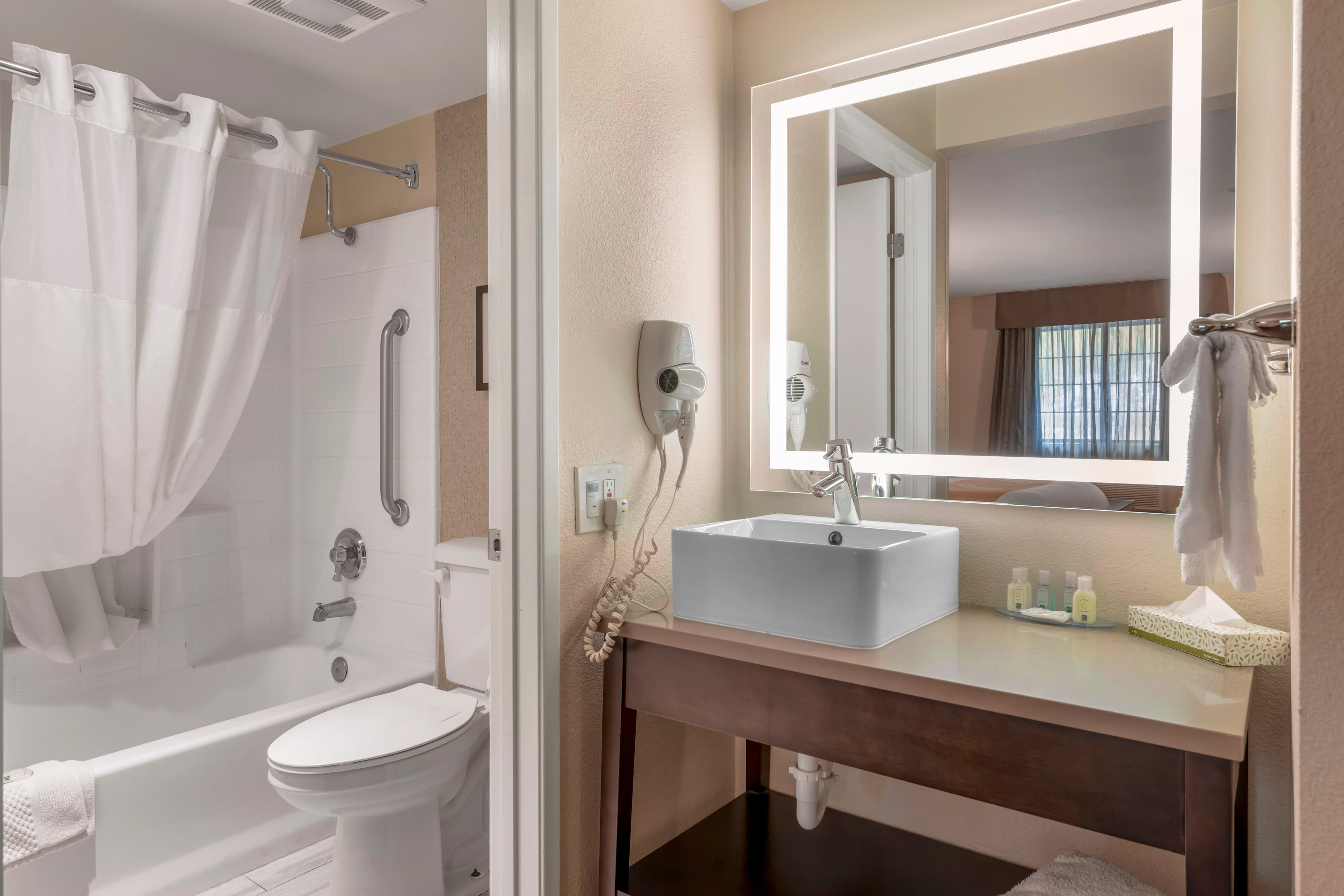 Quality Inn & Suites Camarillo-Oxnard — 25