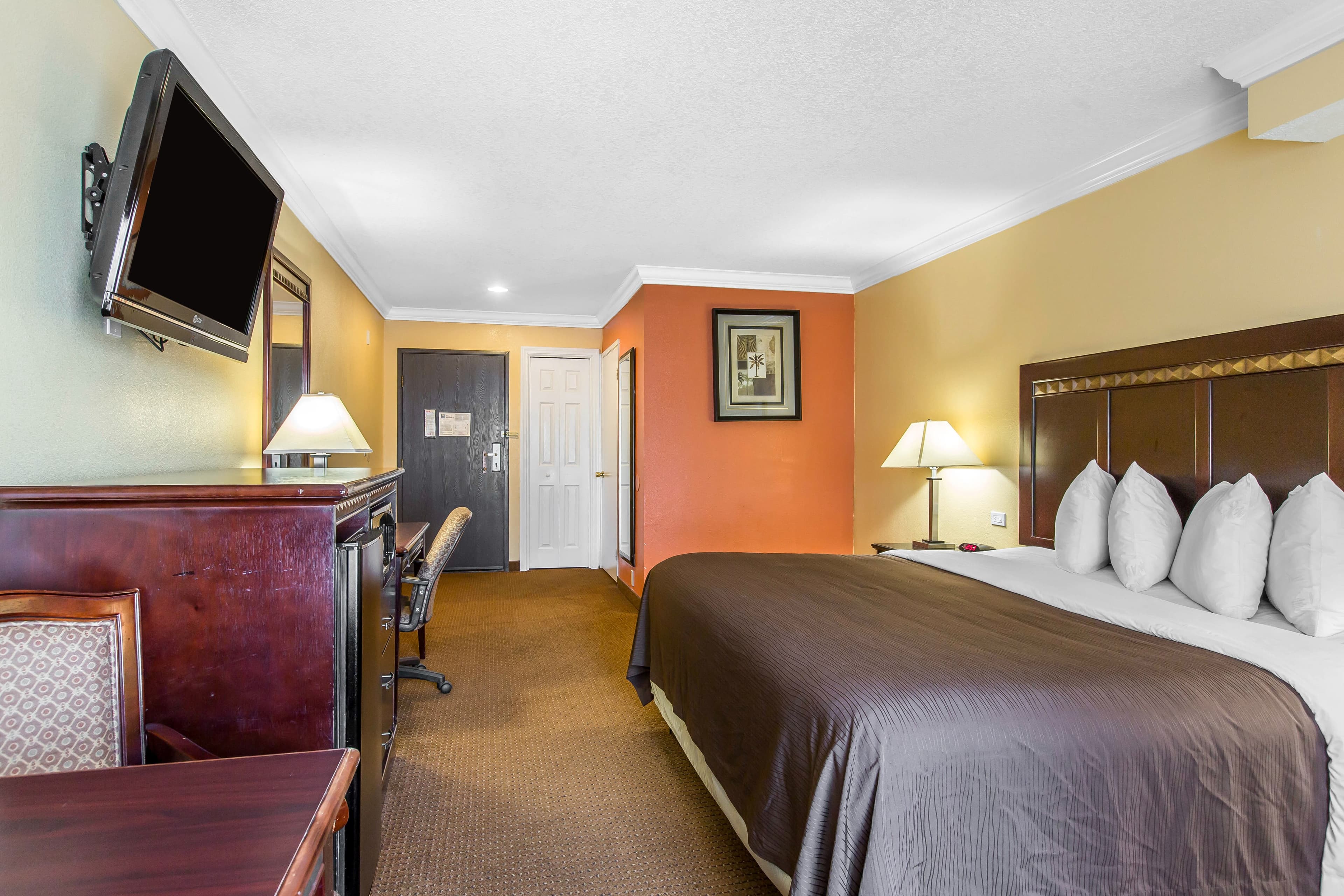 Quality Inn & Suites Bell Gardens-Los Angeles — 18