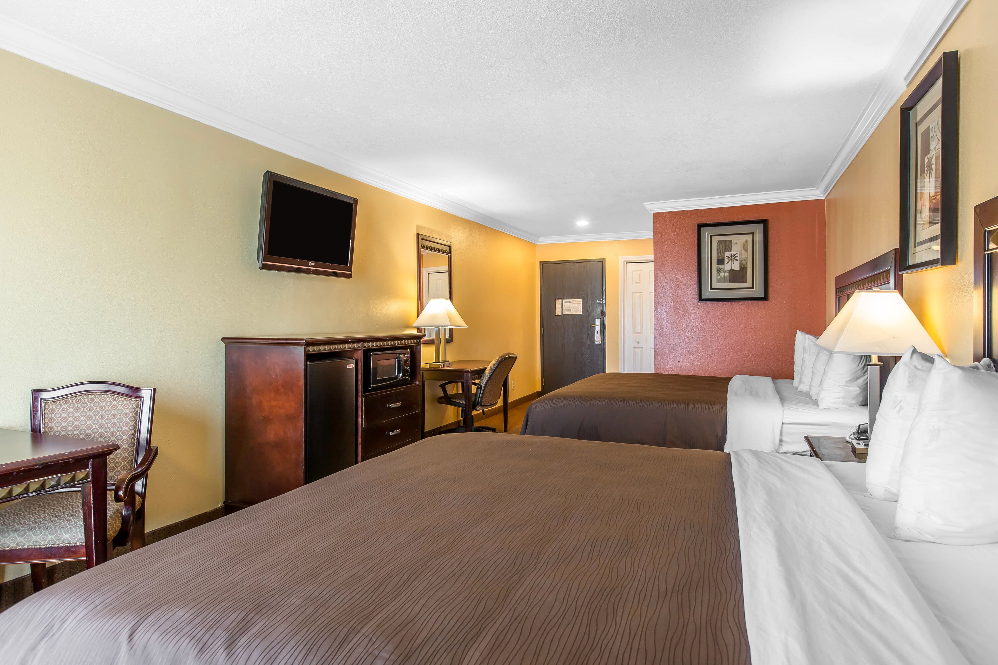 Quality Inn & Suites Bell Gardens-Los Angeles — 27