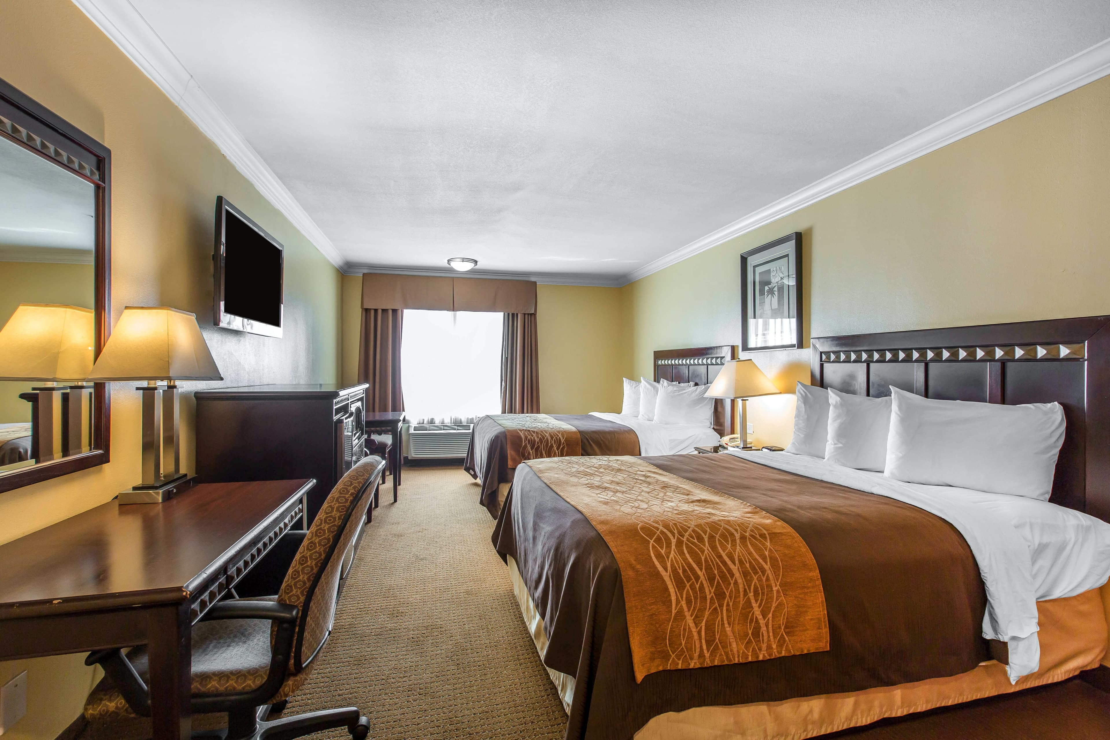 Quality Inn & Suites Bell Gardens-Los Angeles — 29