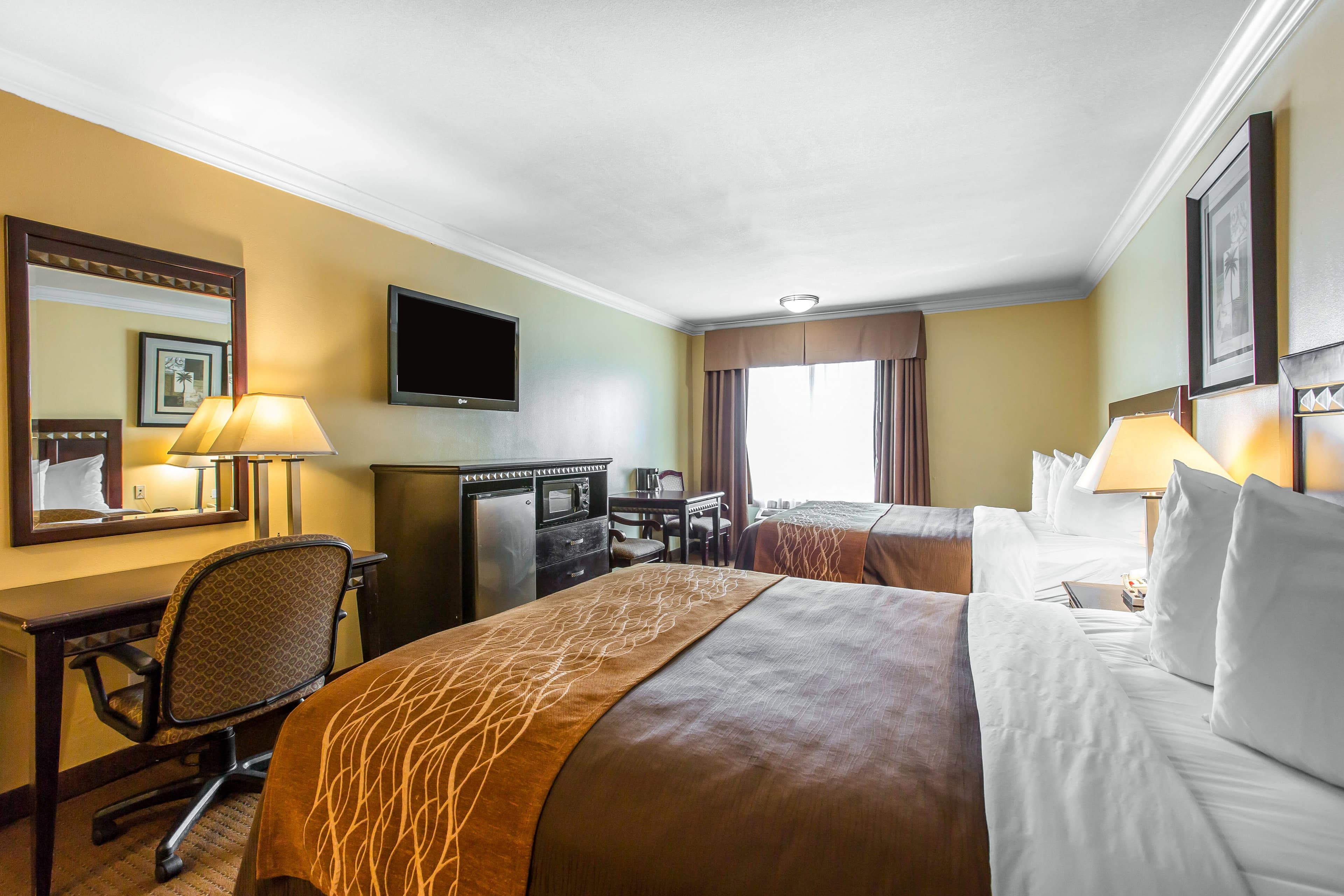 Quality Inn & Suites Bell Gardens-Los Angeles — 30