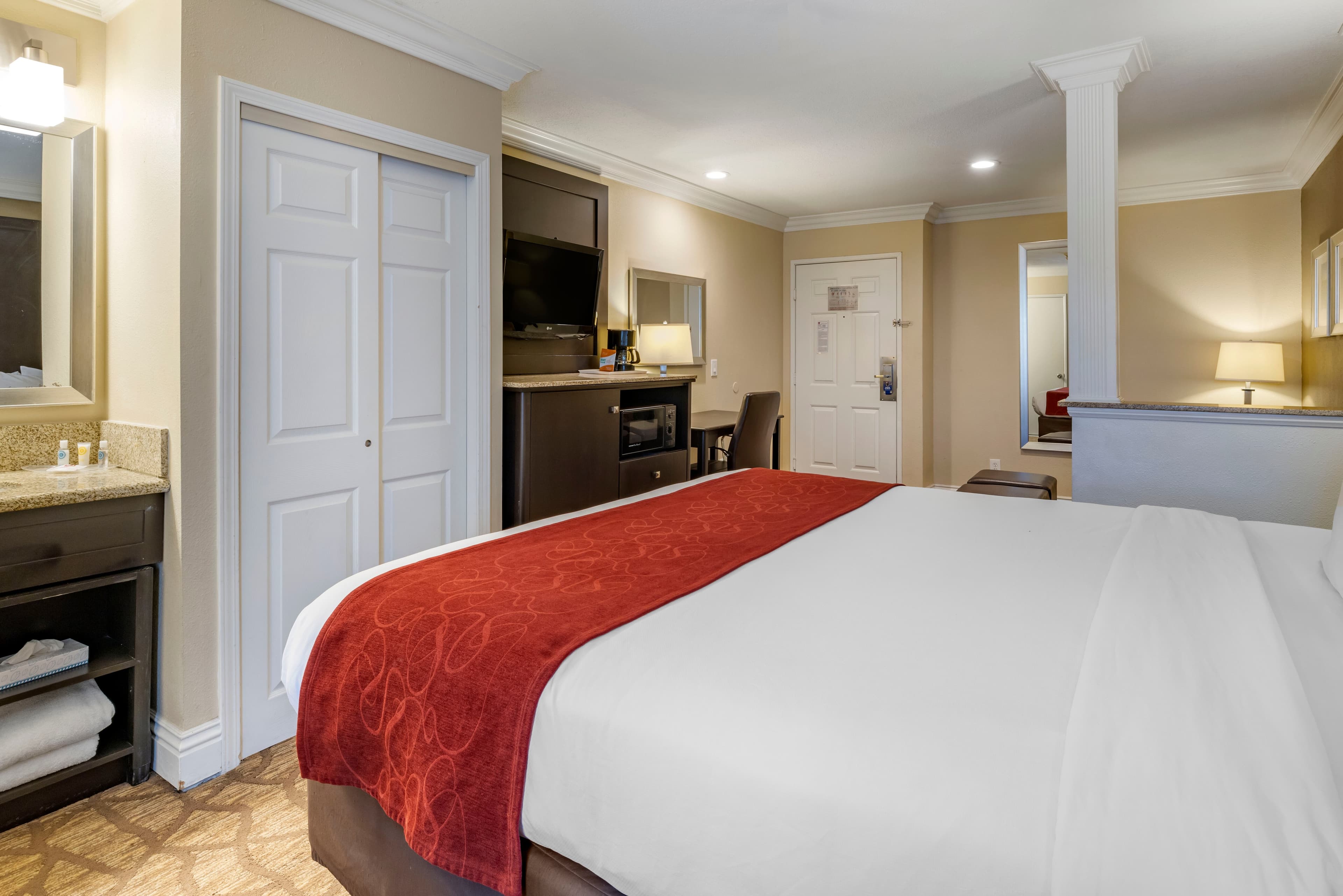 Comfort Suites San Clemente Beach — 17
