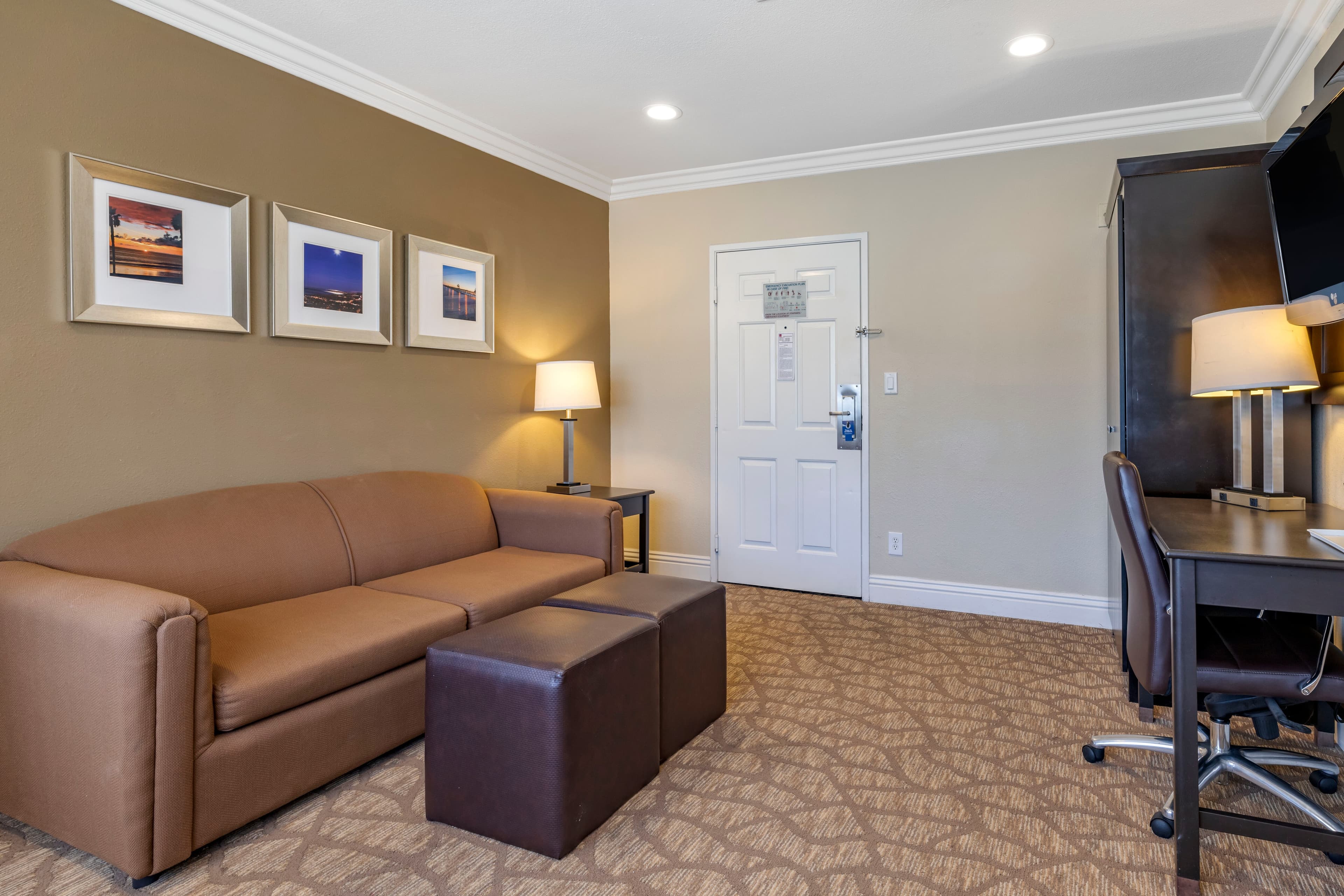 Comfort Suites San Clemente Beach — 12