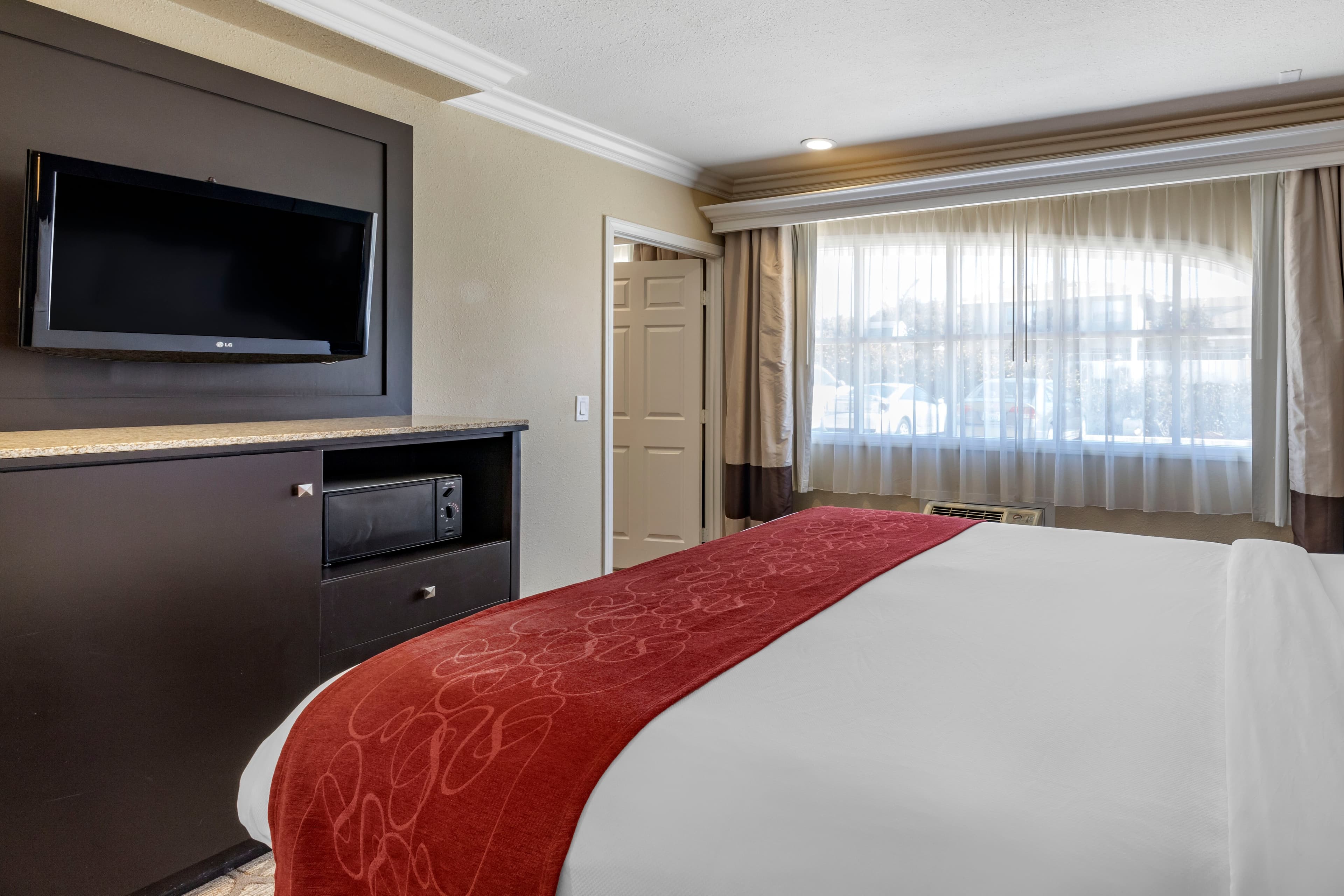 Comfort Suites San Clemente Beach — 15