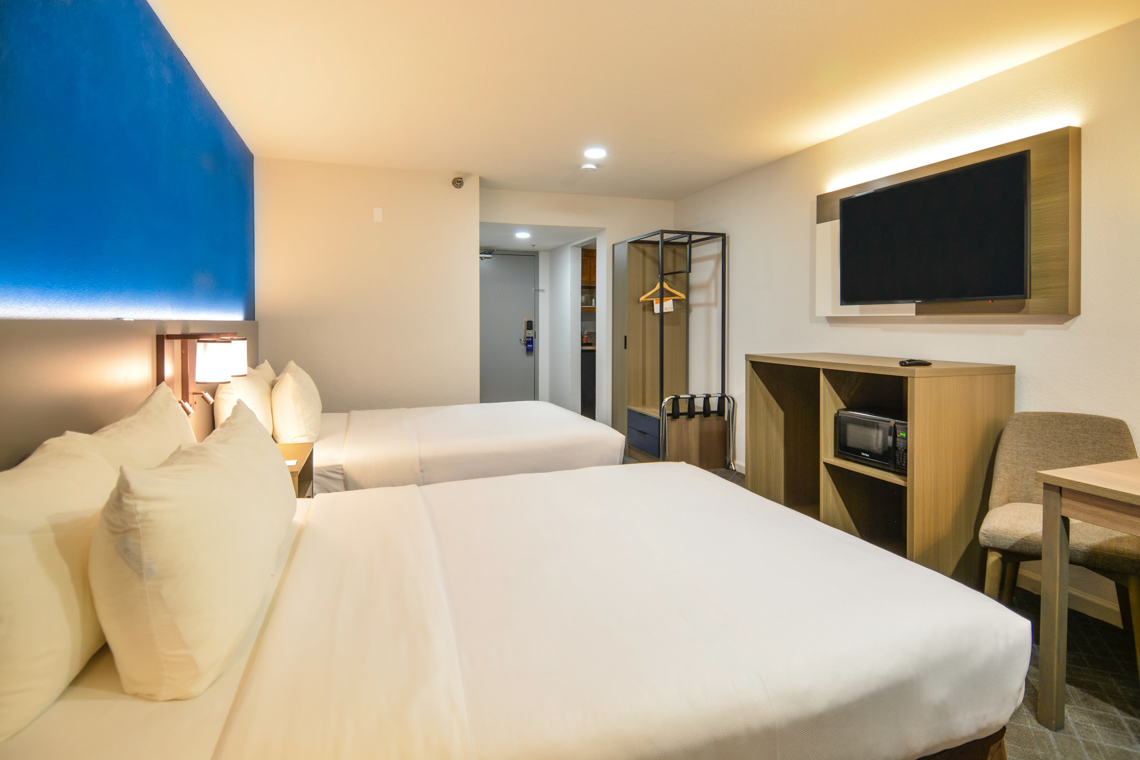 Comfort Inn & Suites Moreno Valley Near March Air Reserve Base — 26