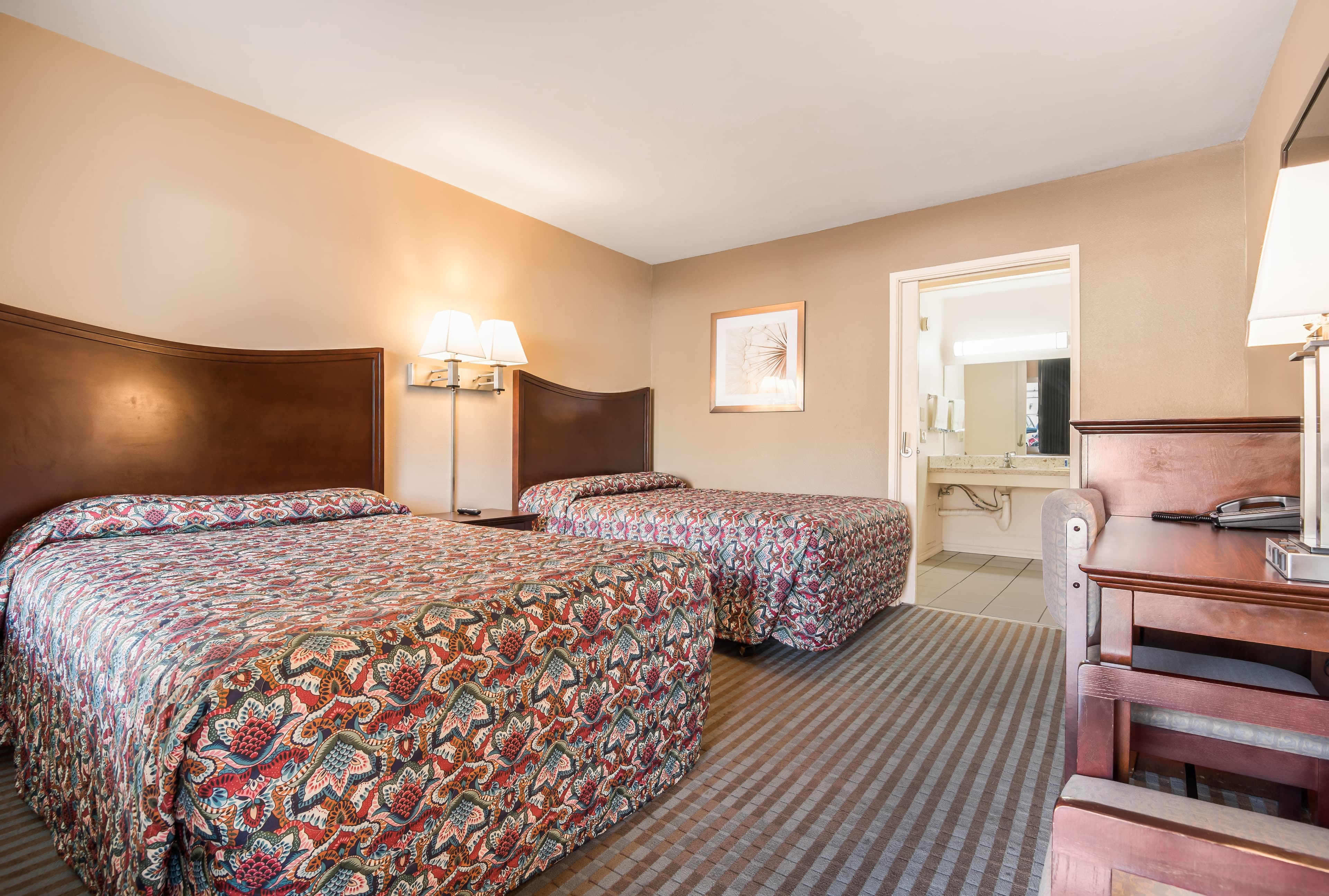 Rodeway Inn Regalodge — 2