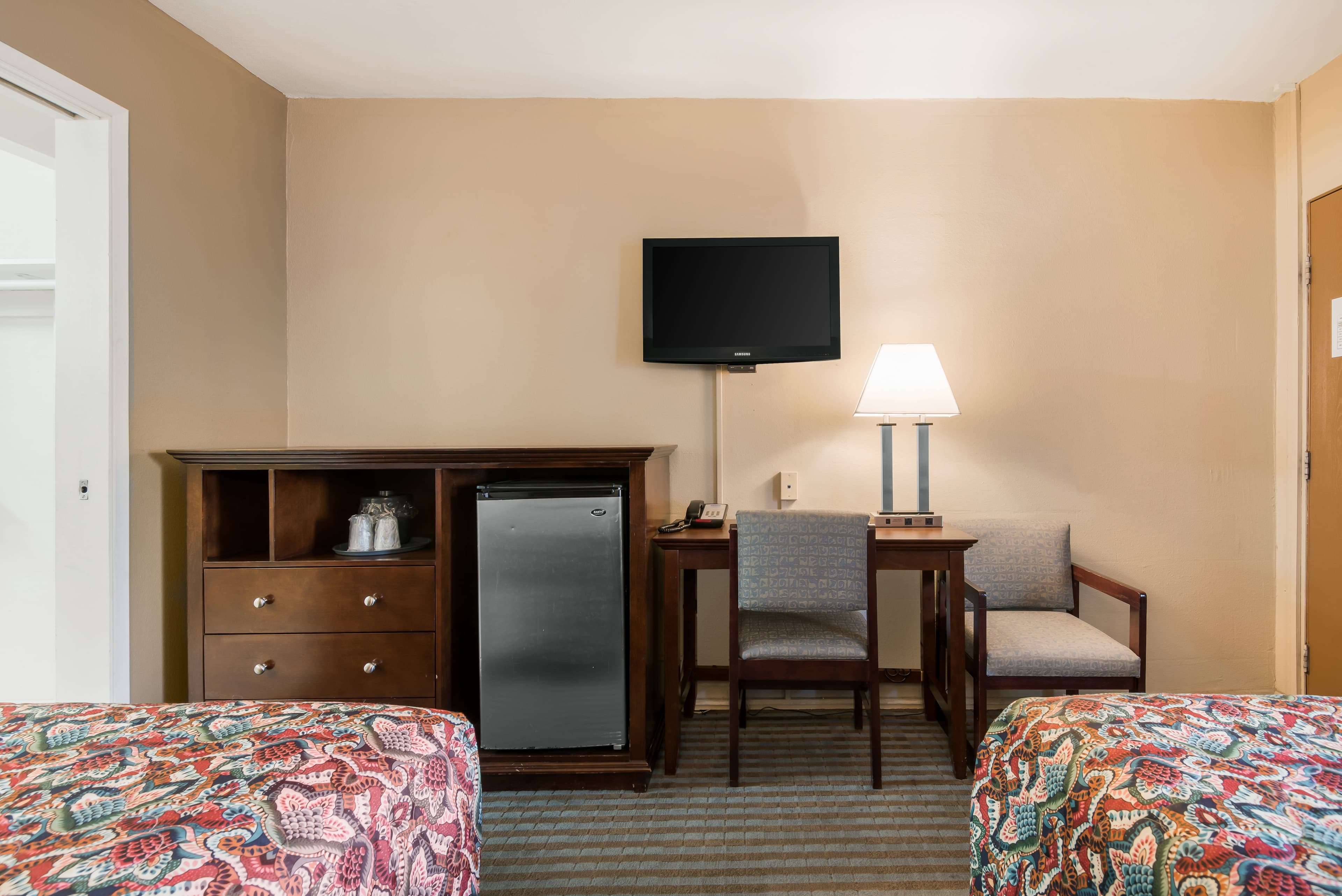 Rodeway Inn Regalodge — 5
