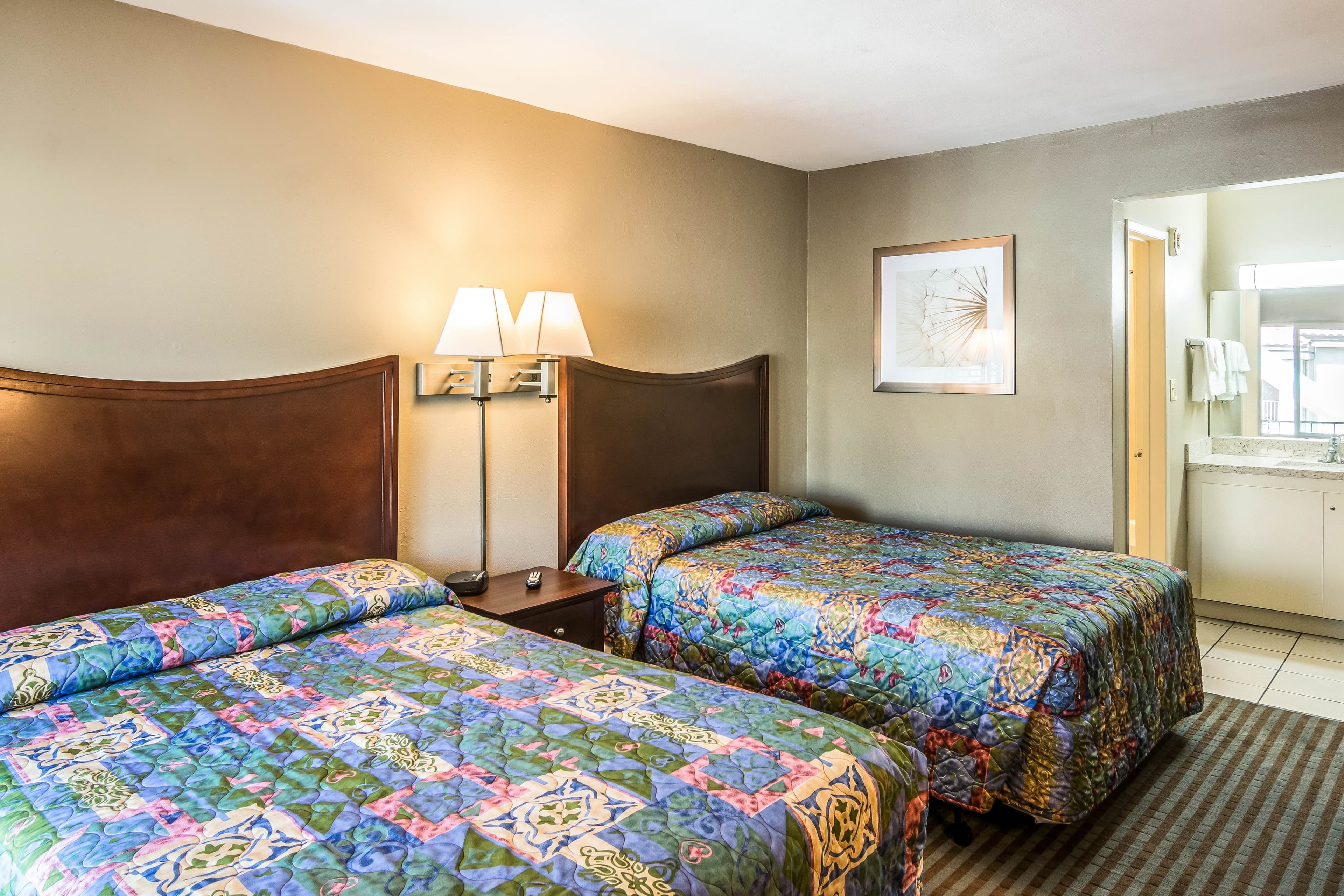 Rodeway Inn Regalodge — 7
