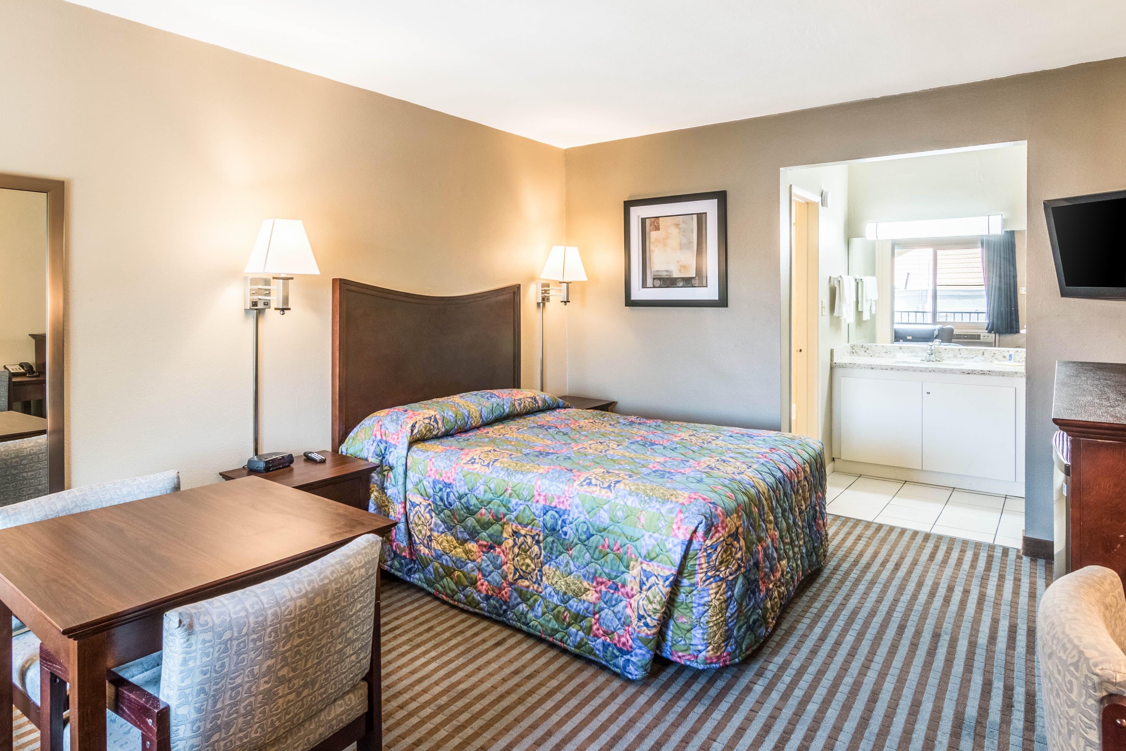 Rodeway Inn Regalodge — 14