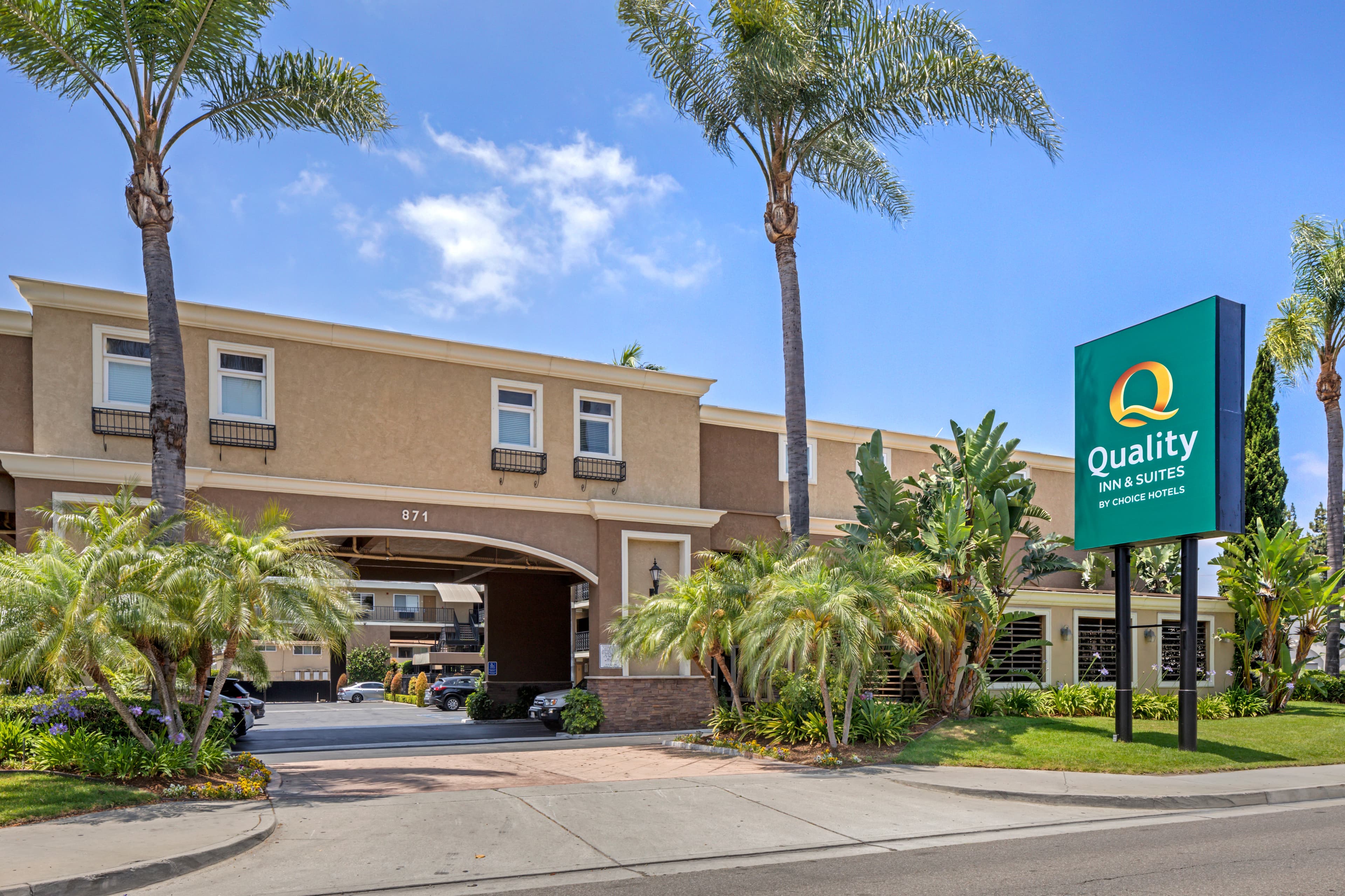 Quality Inn & Suites Anaheim Maingate - Image 1