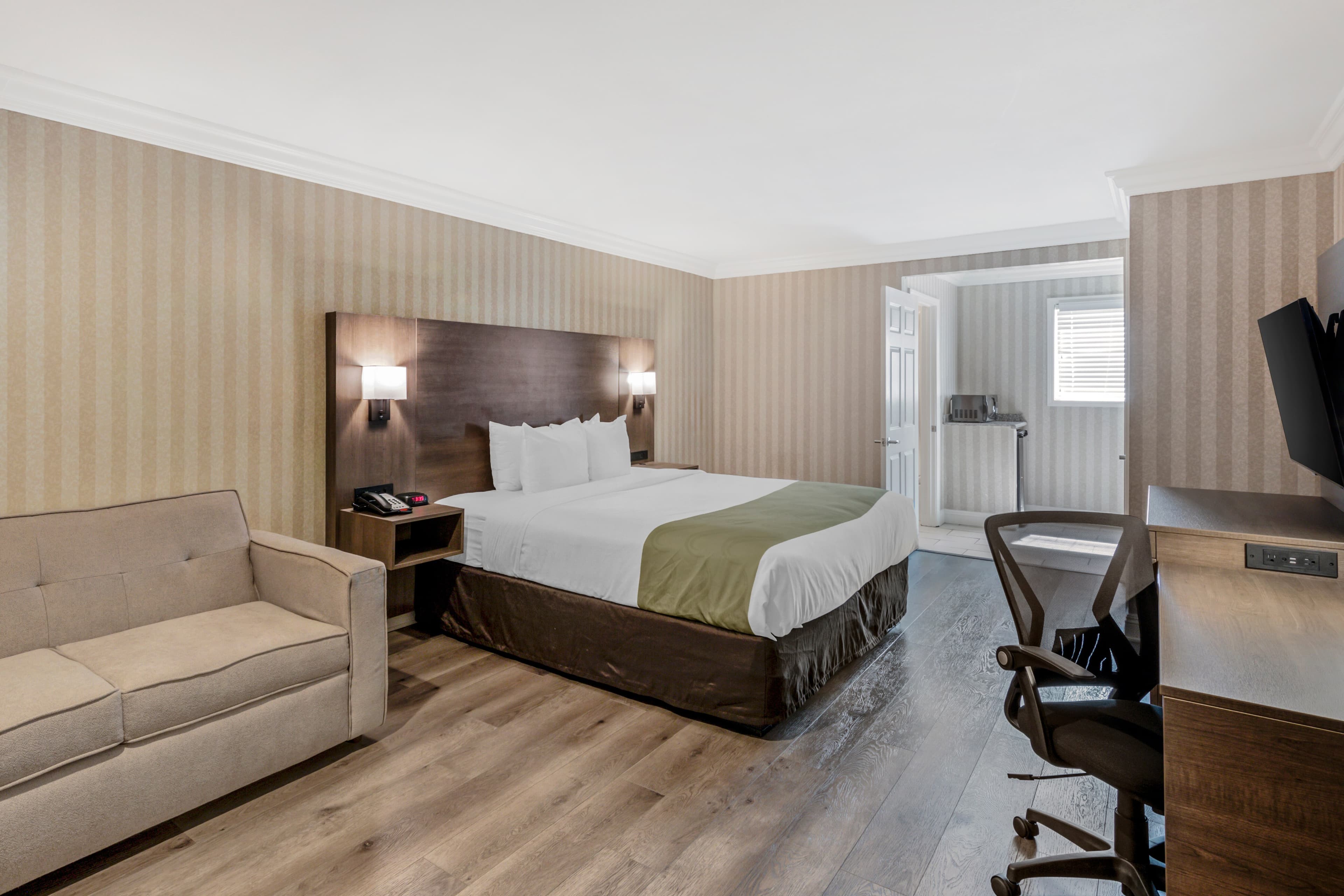 Quality Inn & Suites Anaheim Maingate - Image 2