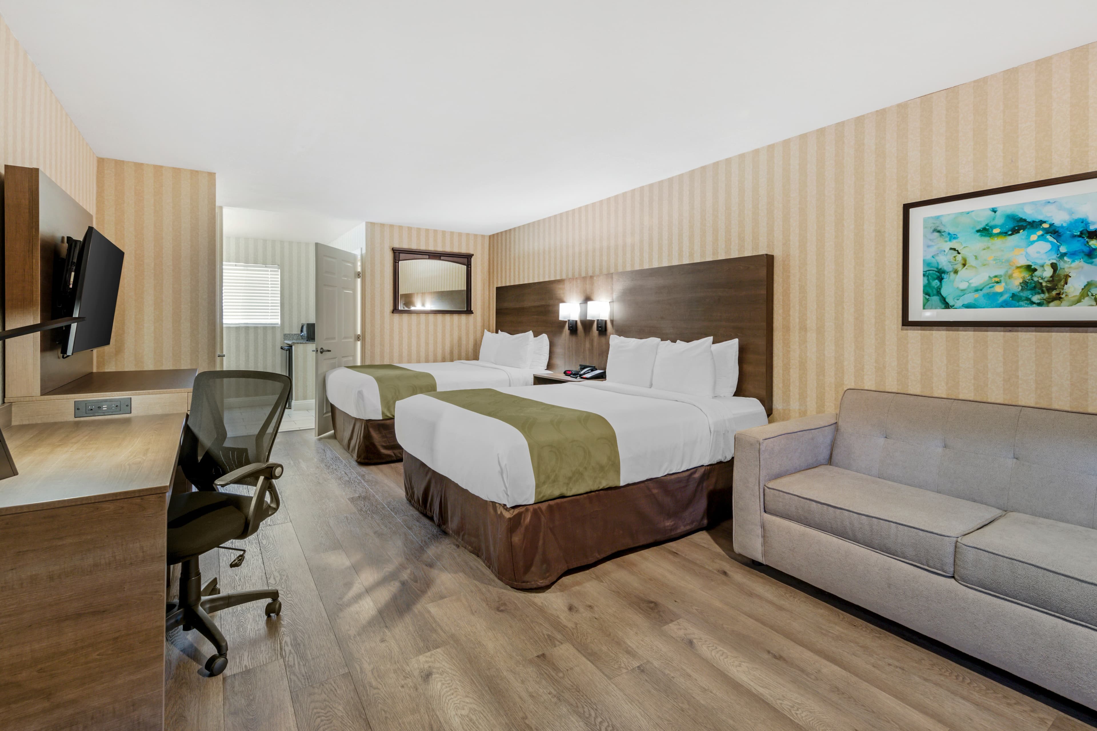 Quality Inn & Suites Anaheim Maingate — 14