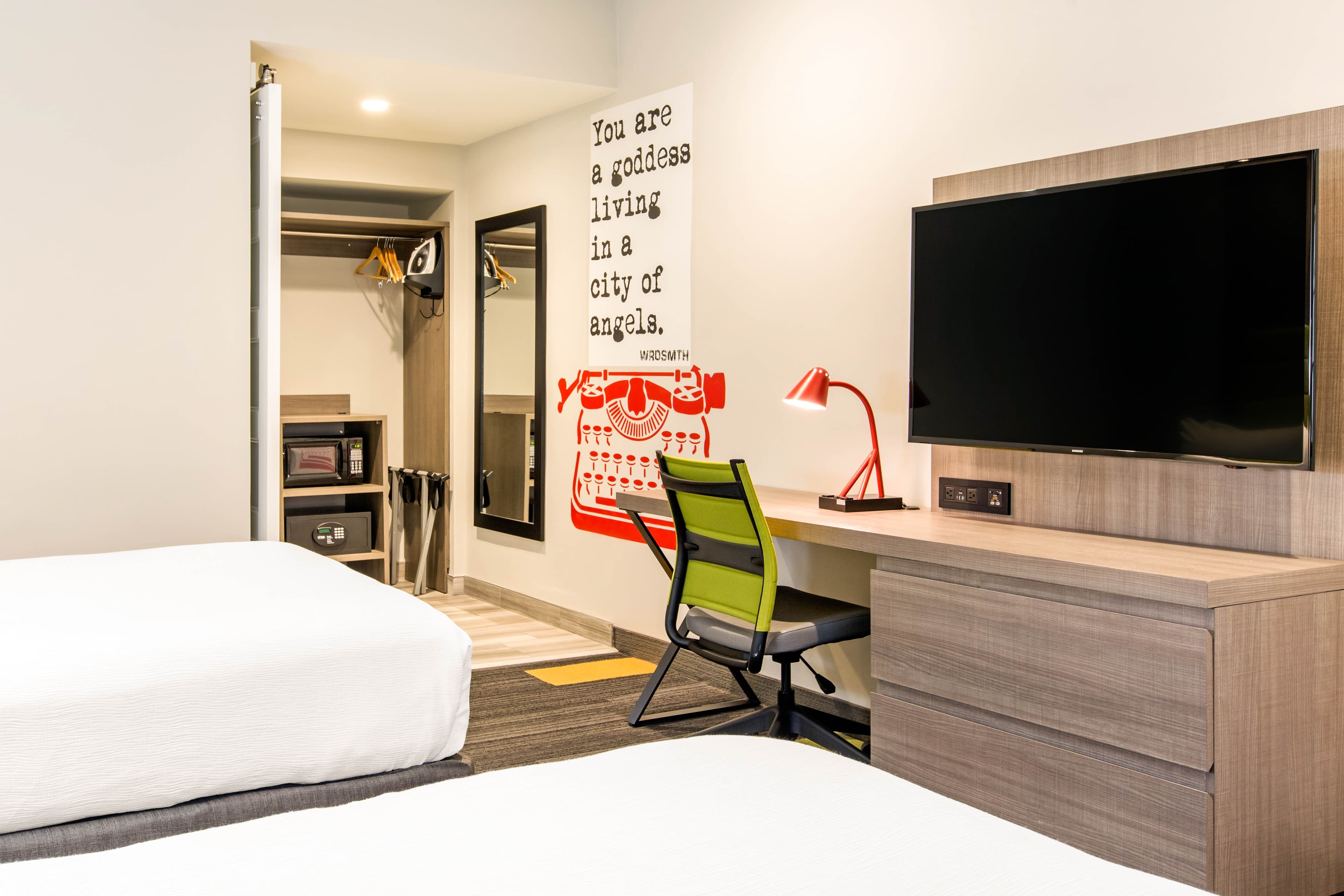 Rodeway Inn near Melrose Ave — 8