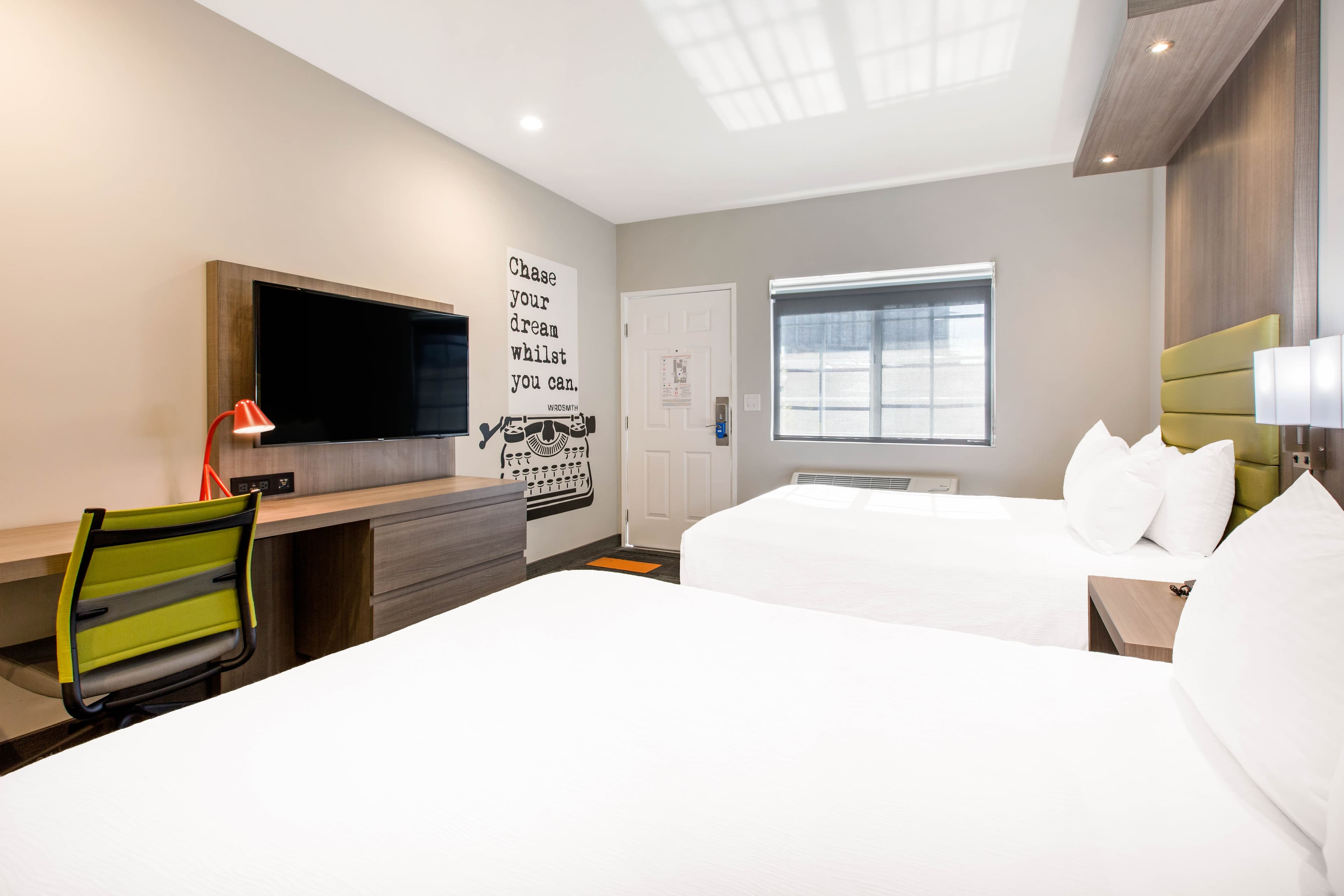 Rodeway Inn near Melrose Ave — 24