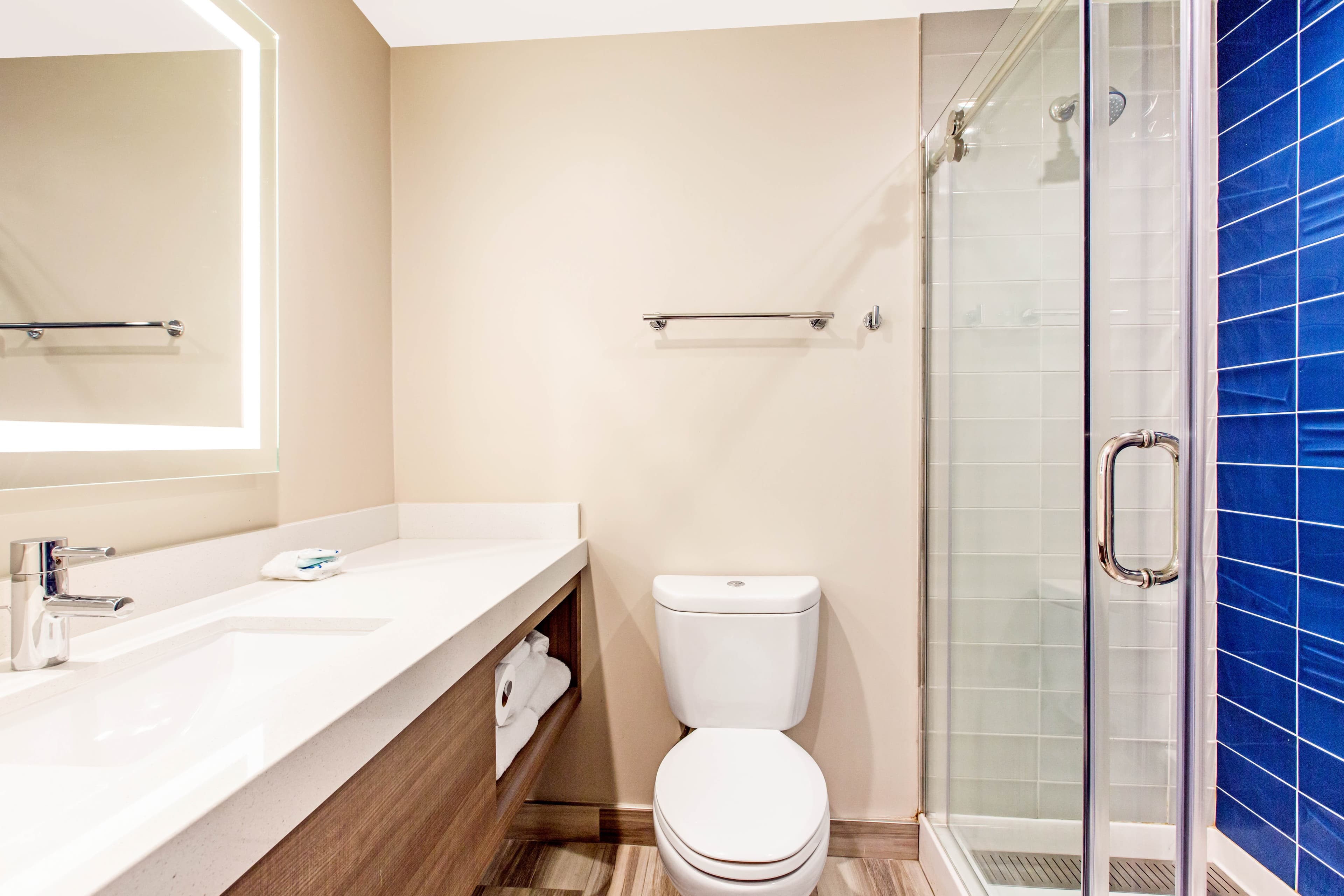 Rodeway Inn near Melrose Ave — 25